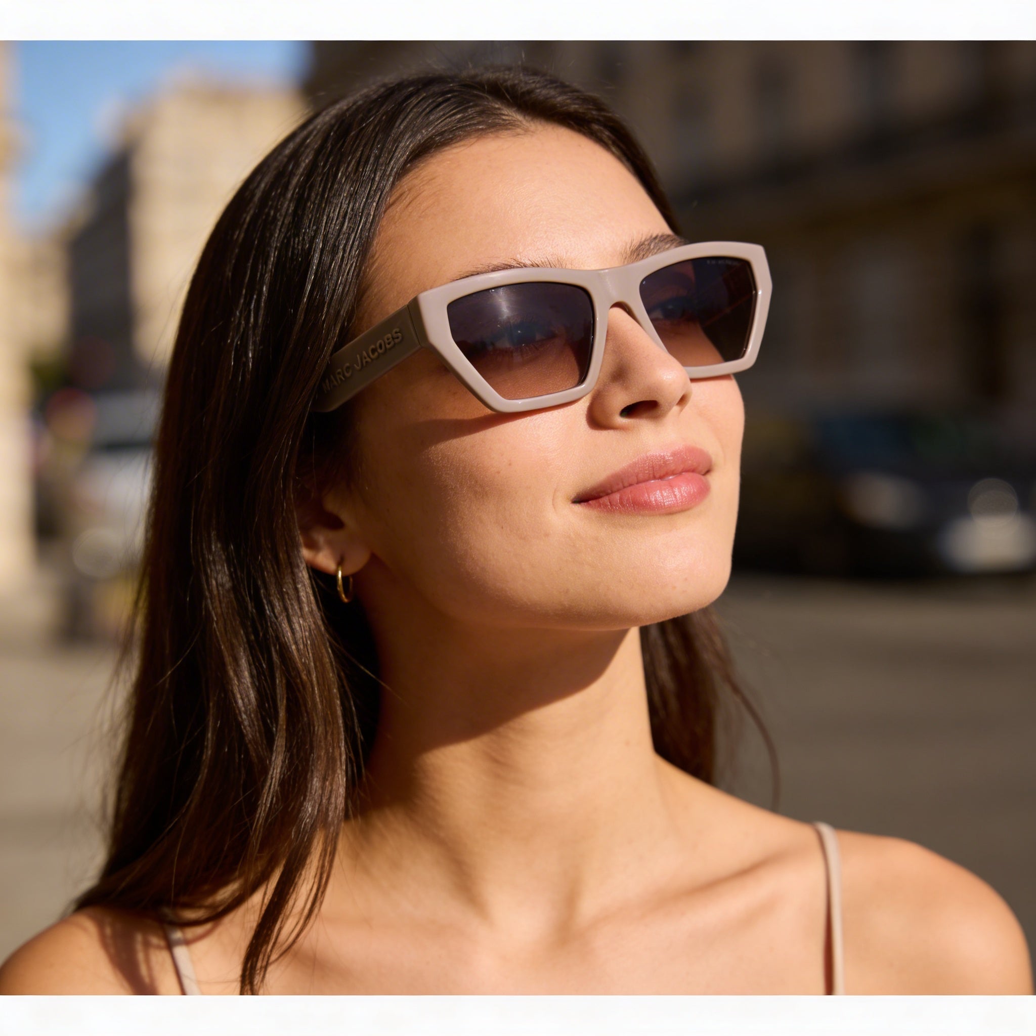 Gafas de sol Marc Jacobs para mujer, estilo ojo de gato, de plástico beige con lentes UV degradadas marrones de 55 mm, Photo 5