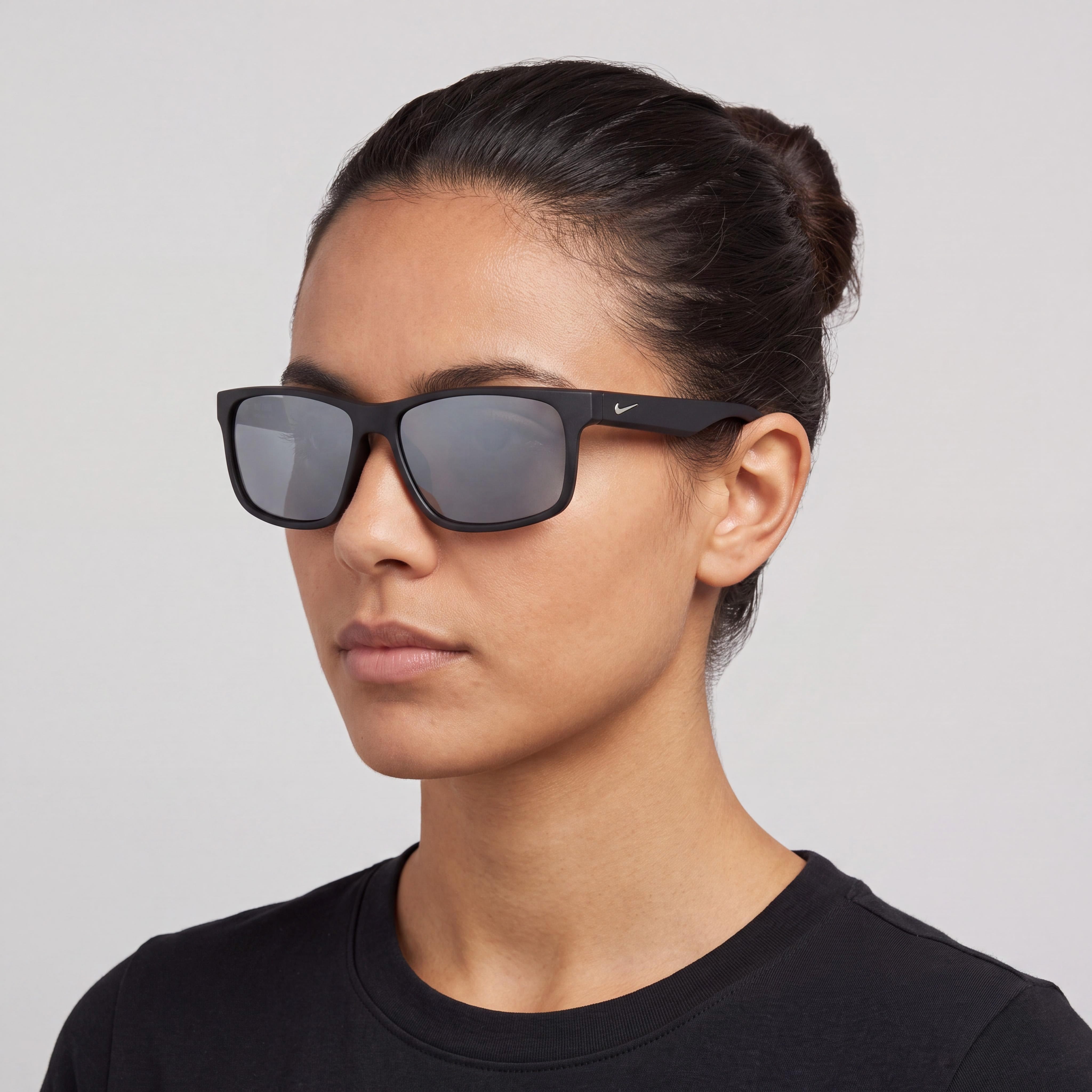 Gafas de sol Nike Cruiser Ev0834 para mujer, con montura de plástico en negro mate, protección UV, gris plateado brillante, 59 mm, Photo 4