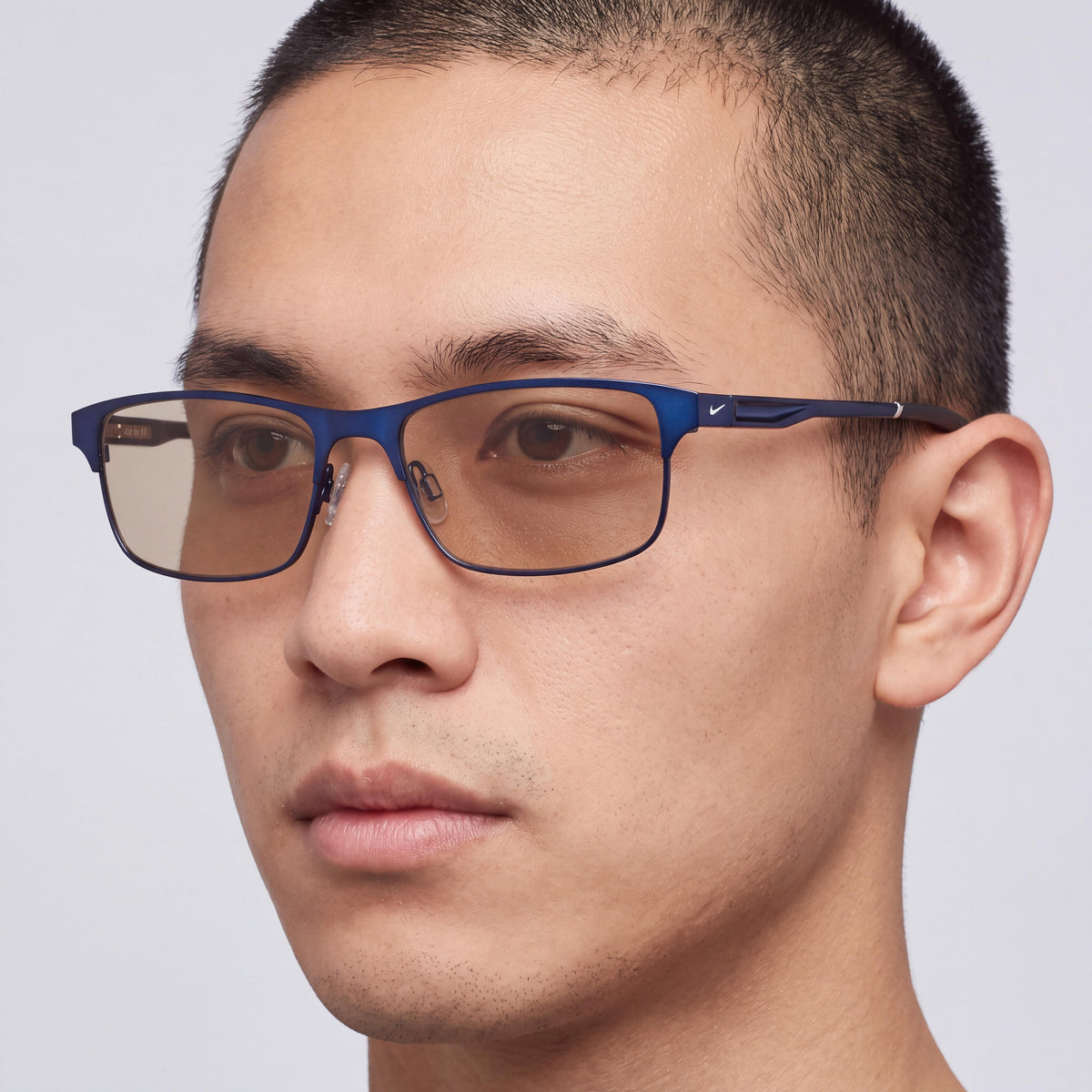 Gafas Unisex Nike 8046 con Montura Metálica Estilo Moderno y Lentes de Policarbonato, Azul Marino Satinado/Negro 54mm, Photo 5
