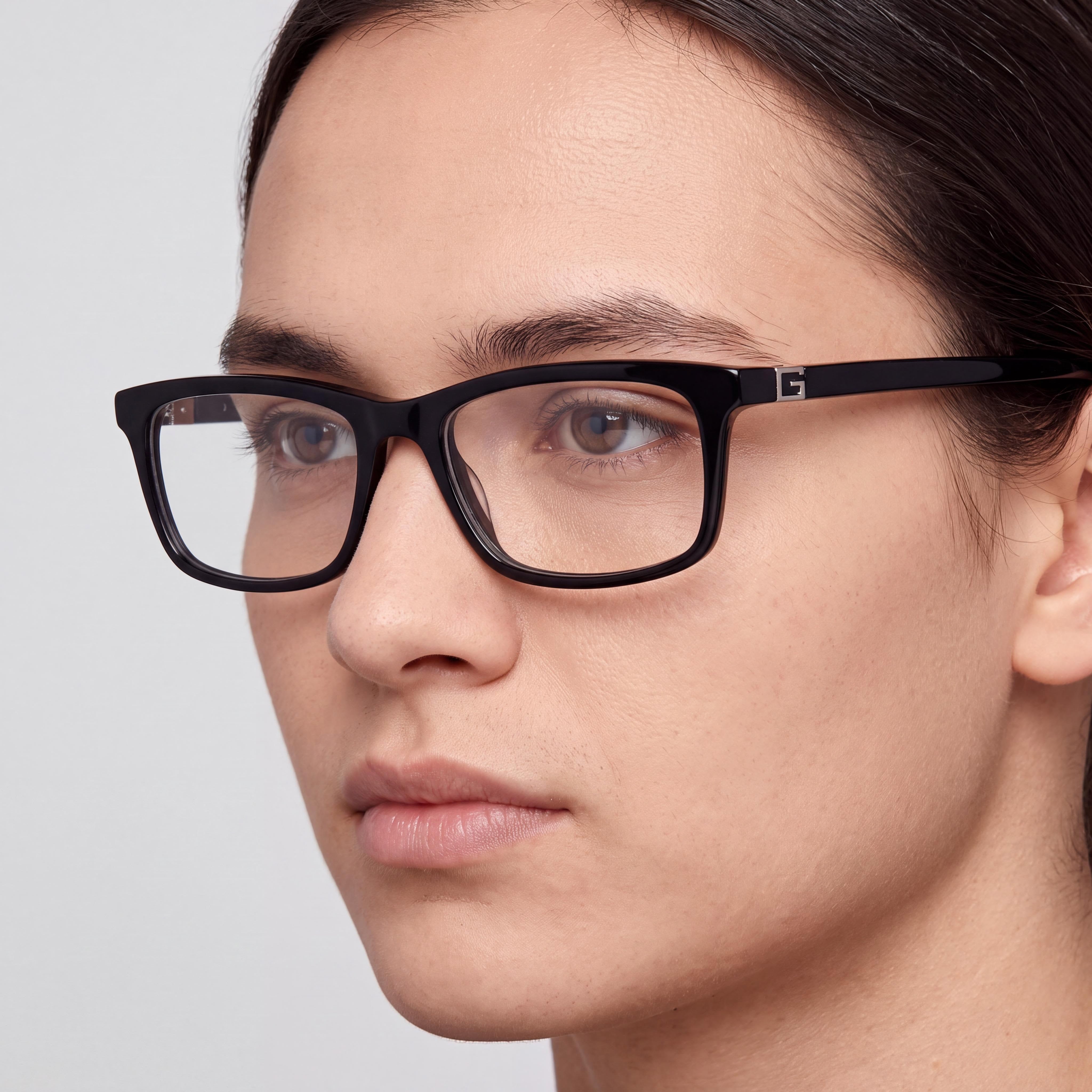 Gafas unisex GUESS Gu50190 con montura de plástico negro brillante, lentes de policarbonato y un ancho de lente de 58 mm, Photo 4