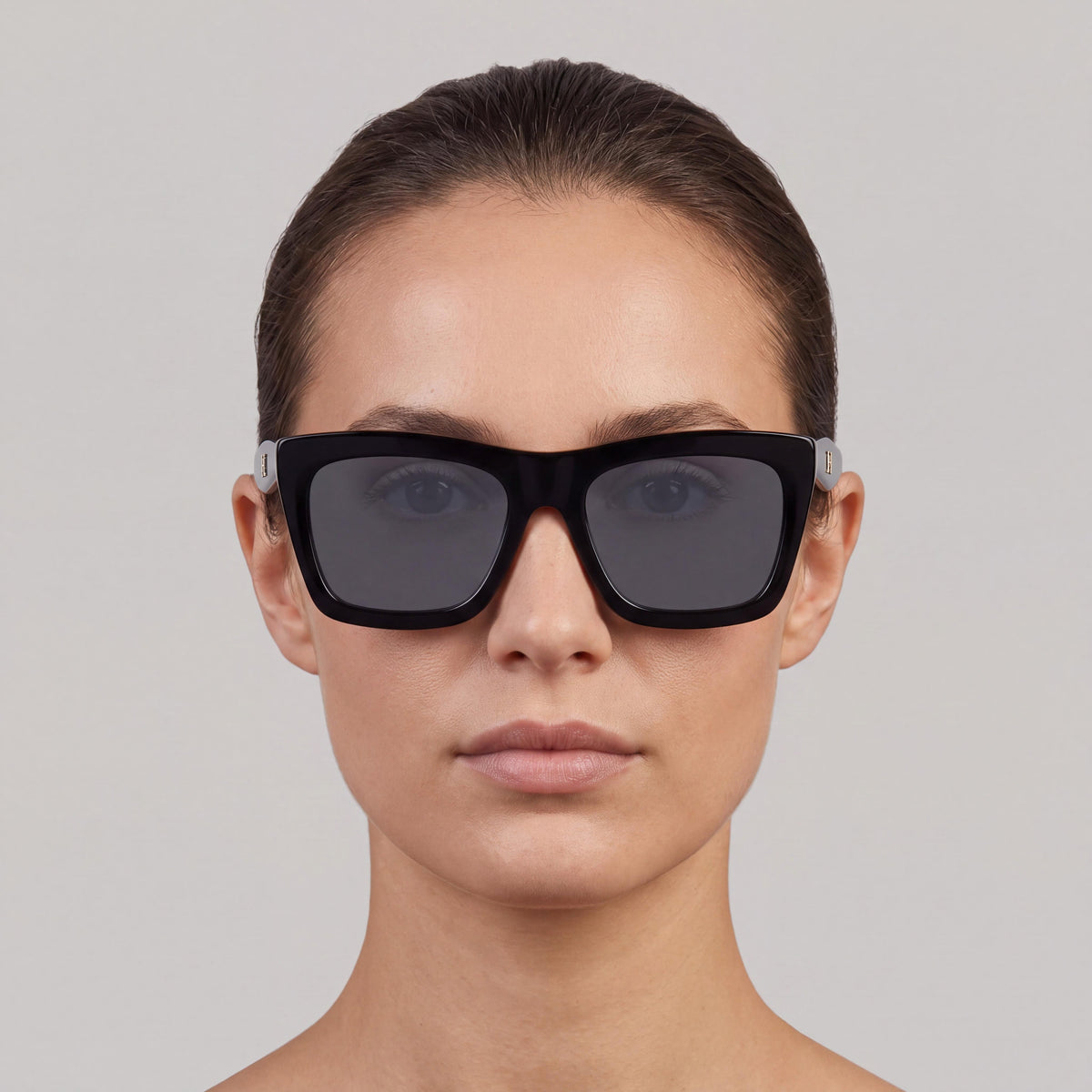 Gafas de sol Carolina Herrera para mujer, modernas, negras con montura plateada de acetato, lentes de policarbonato de 53 mm con 100 % de protección UV, Photo 3