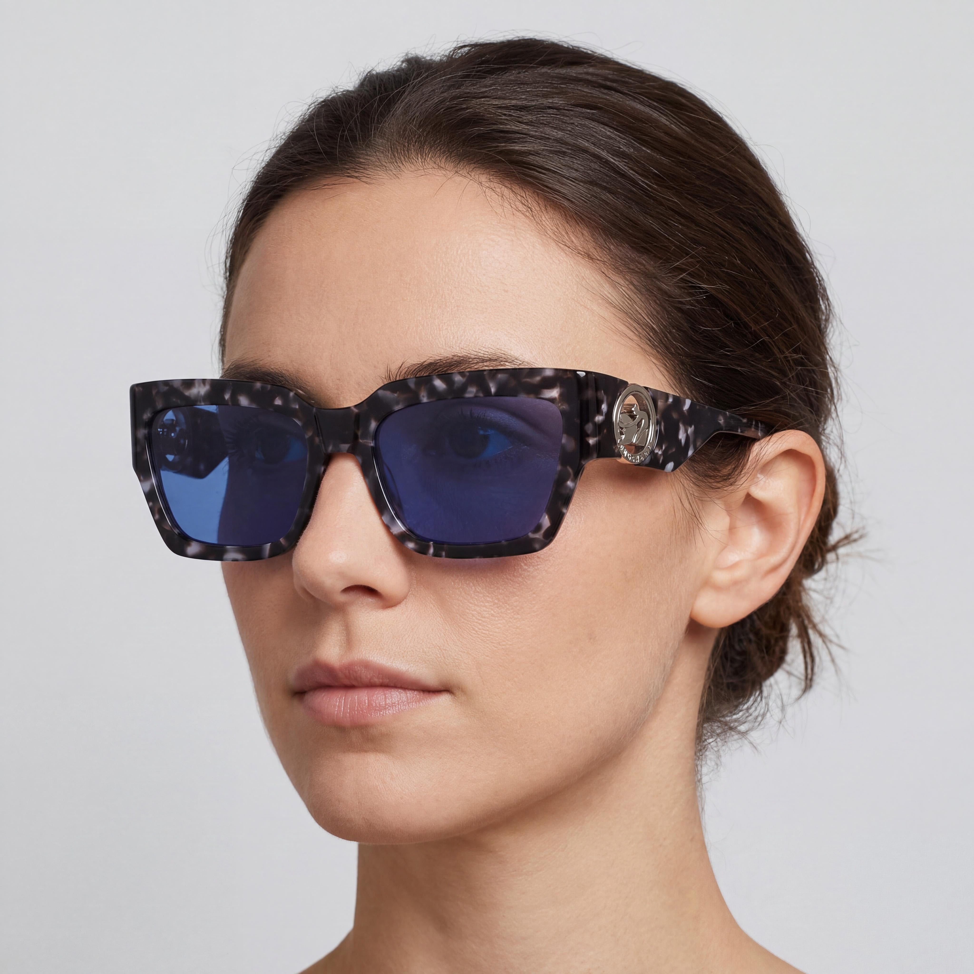 Longchamp Women's Casual Acetate Frame Sunglasses with UV Protection Lenses, Grey Havana, 55mm, Photo 3