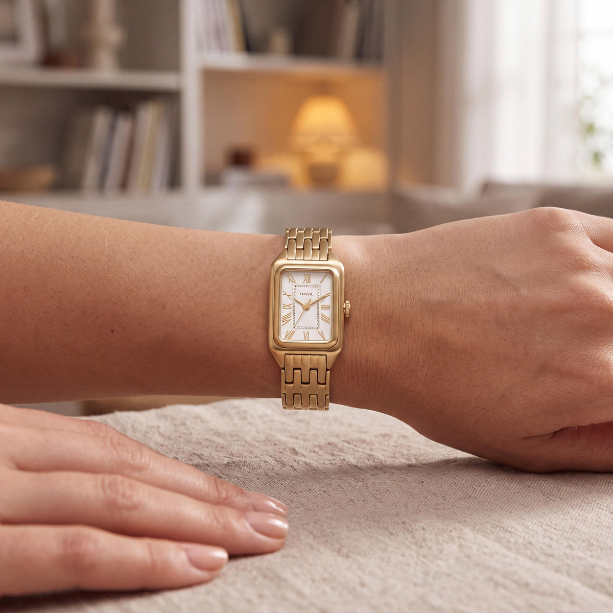 Fossil Women's ES5467 Minimalist Gold-Tone Stainless Steel Scratch-Resistant Quartz Watch with Roman Numeral Dial, 18mm Case, Photo 3