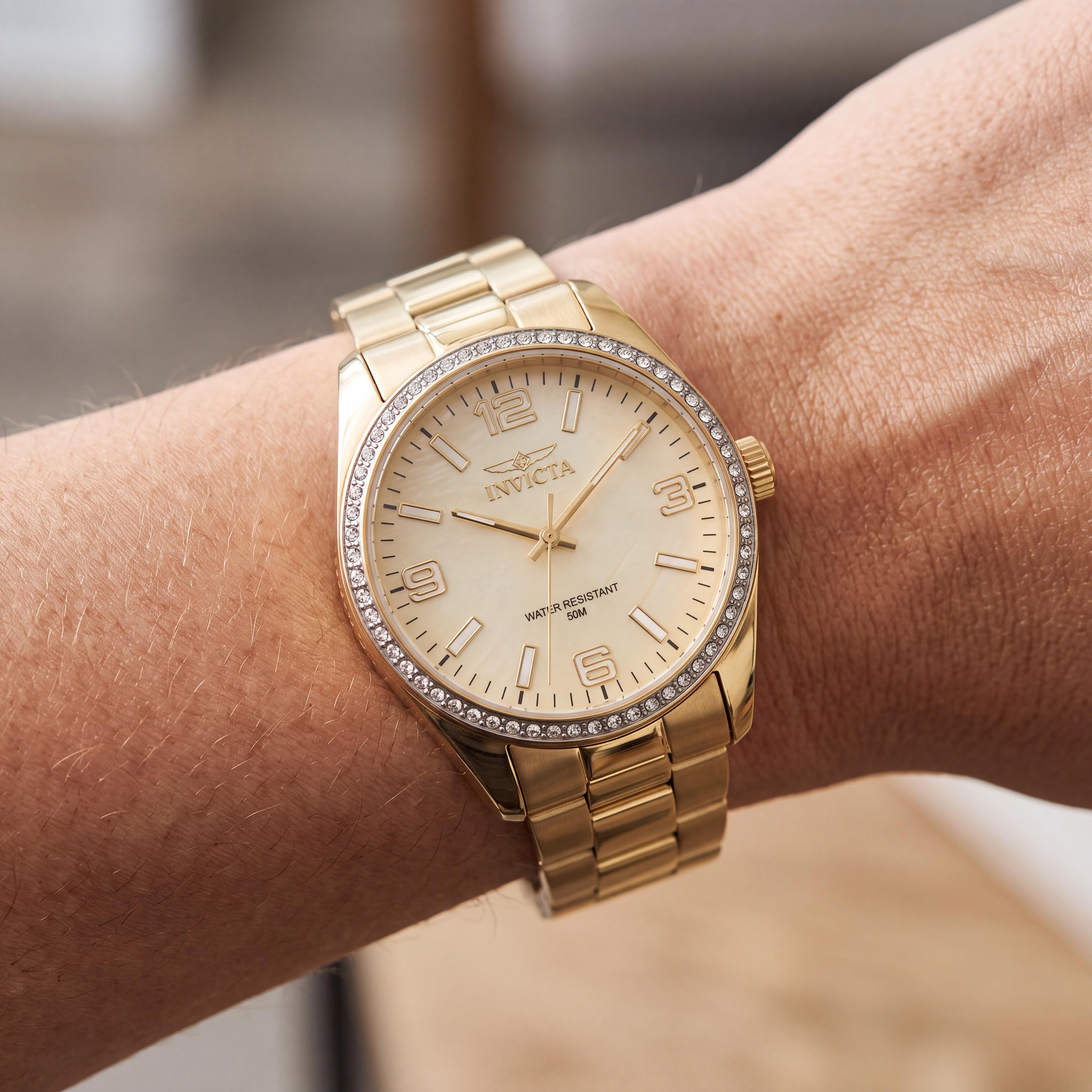 Invicta Specialty 50132 Reloj de pulsera de cuarzo de acero inoxidable dorado para mujer, esfera de nácar de 38 mm, Photo 3