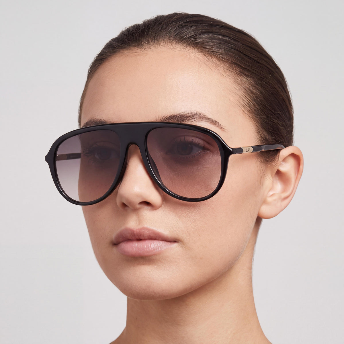 QUAY AUSTRALIA CHART TOPPER Women's Aviator Black Smoke Taupe Frame Smoke Taupe Lens UV Protection 65mm Sunglasses, Photo 5