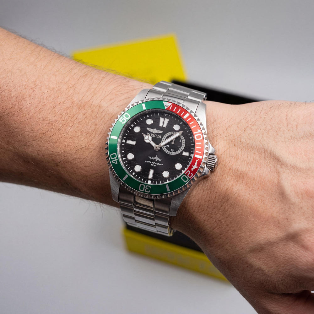 Reloj Invicta Pro Diver 49272 para hombre, de cuarzo, acero inoxidable plateado, esfera negra, 43 mm, resistente al agua hasta 10 ATM.