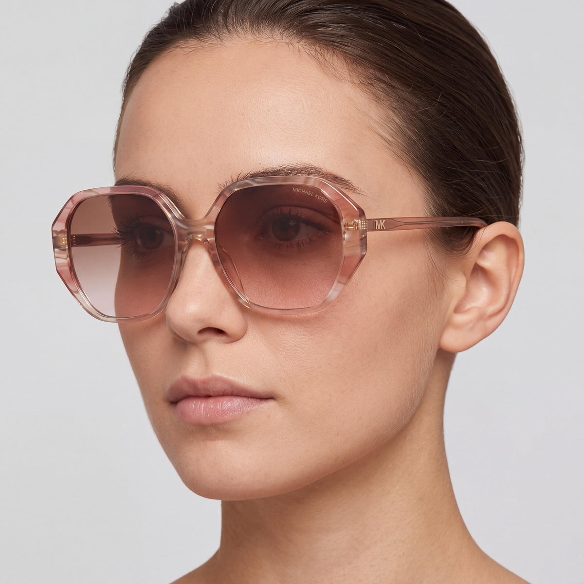 Gafas de sol redondas para mujer Michael Kors MK2138U de acetato, color rosa transparente con degradado marrón, protección UV, 57 mm, Photo 4