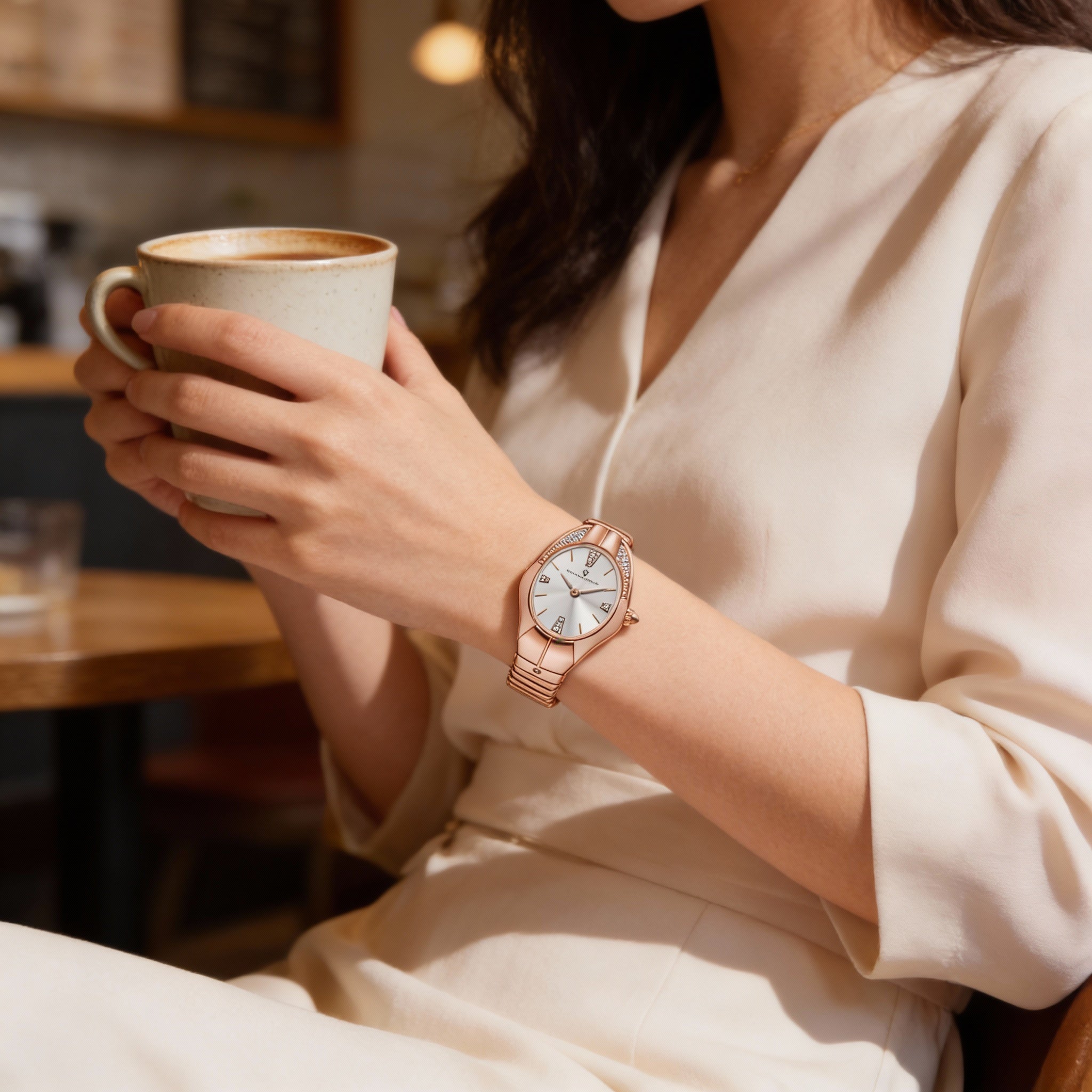Reloj Christian Van Sant para mujer, con esfera plateada, caja y pulsera de acero inoxidable, movimiento de cuarzo y cristal mineral., Photo 4