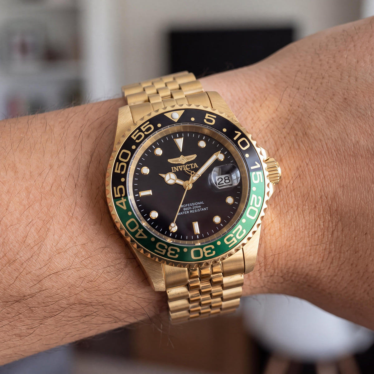 Invicta Pro Diver 44526 Unisex Quartz Watch, Gold Case, Black Dial, Stainless Steel Bracelet, 40mm, Water Resistant 20 ATM, Photo 4