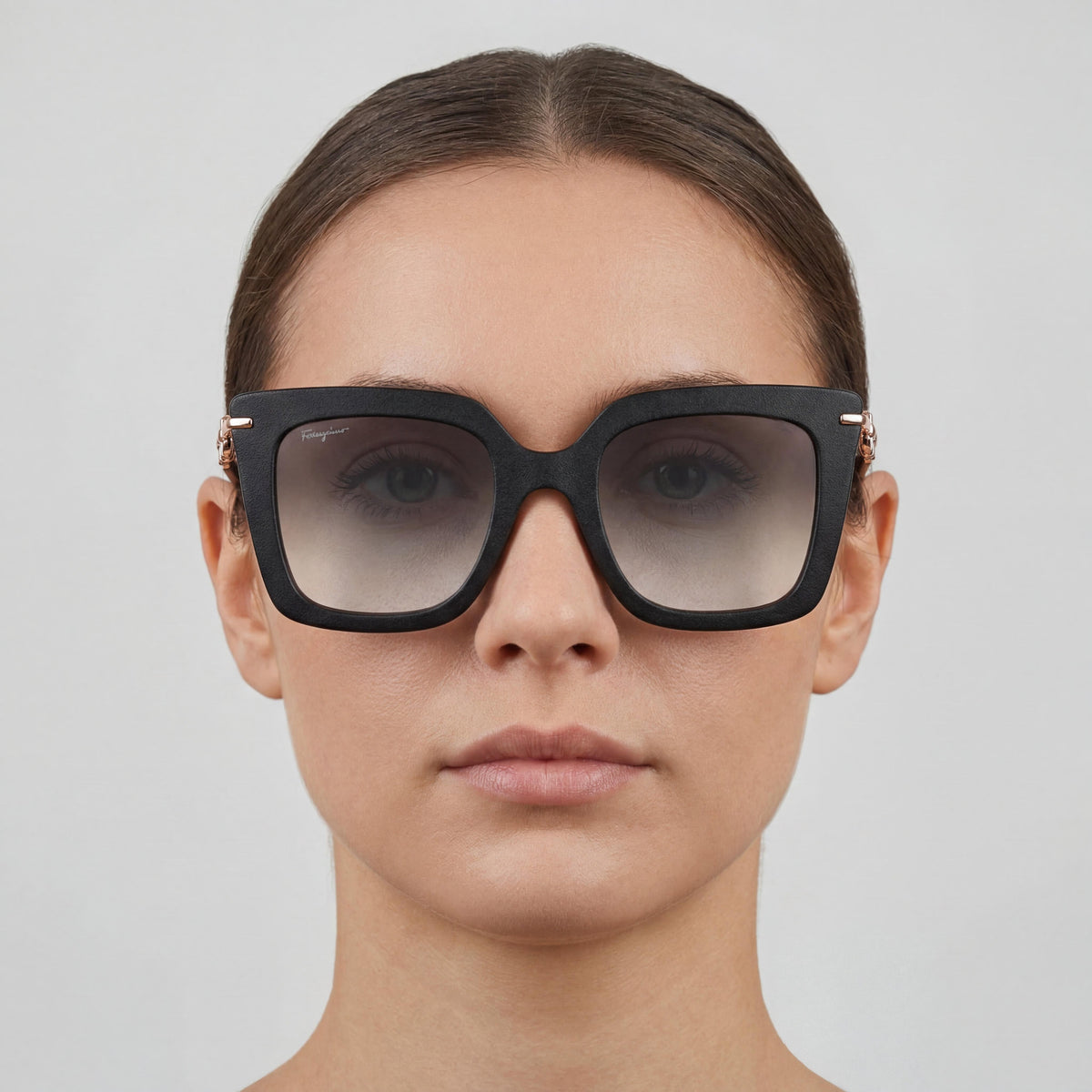 Gafas de sol Ferragamo Modern para mujer, montura de acero de aleación negro, lentes degradadas grises, 51 mm, Photo 3