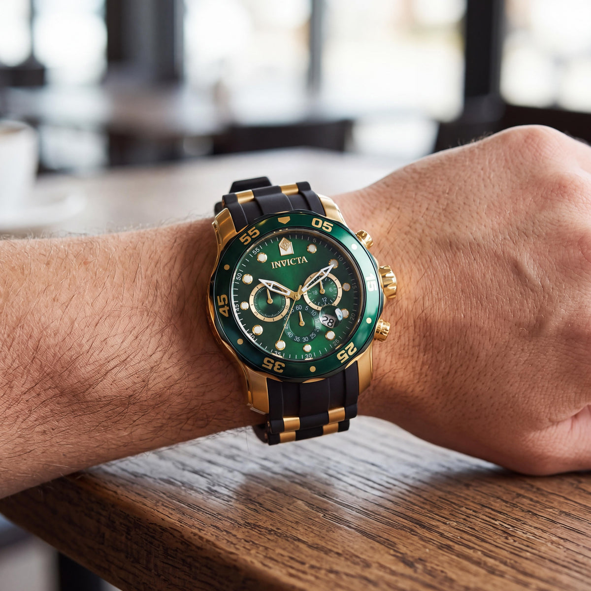 Reloj cronógrafo Invicta Pro Diver Modern para hombre, esfera verde, caja de acero inoxidable chapado en oro de 18 quilates, correa negra, Photo 3