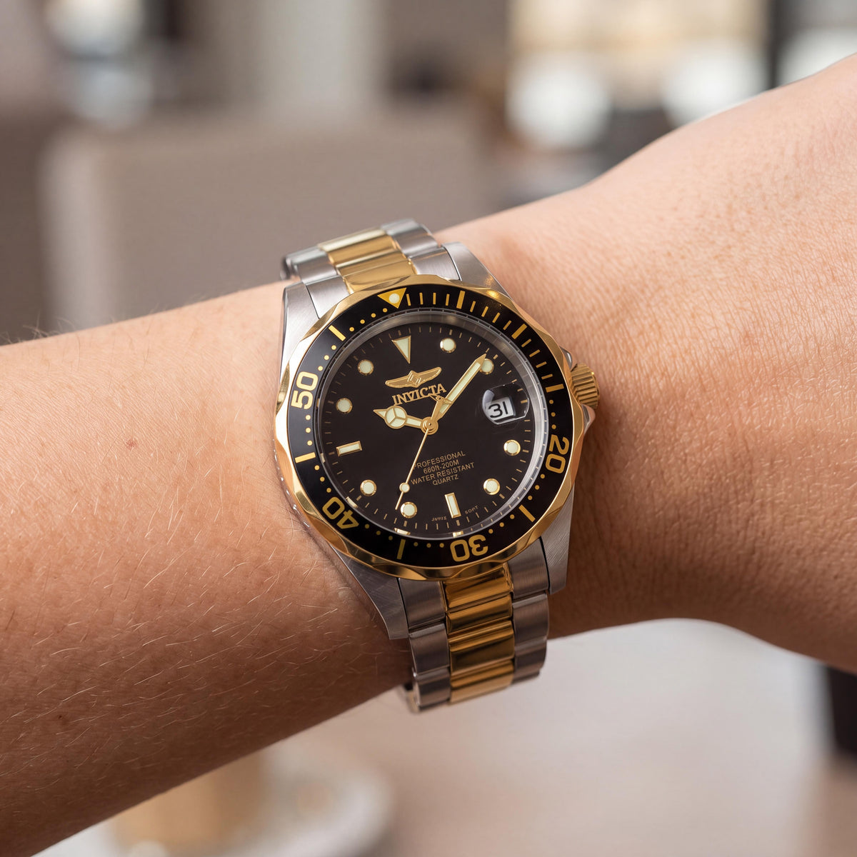 Reloj Invicta de pulsera de acero inoxidable de dos tonos, con esfera negra luminosa y resistente al agua, para mujer, modelo Pro-Diver, Photo 3