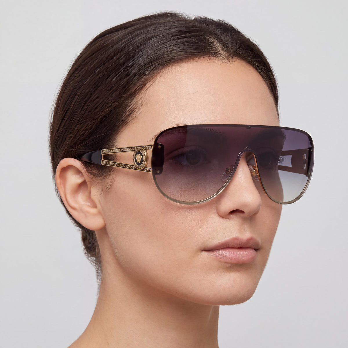 Gafas de sol Versace contemporáneas para mujer, metal color oro pálido, lente gris claro degradado, protección UV, antirreflejante, no polarizadas, 41 mm, Photo 4