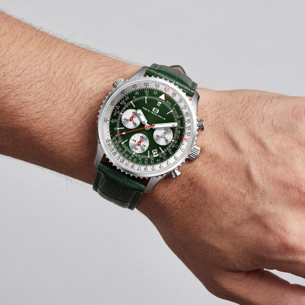 Reloj cronógrafo Oceanaut para hombre con esfera verde, caja de acero inoxidable y correa de piel.