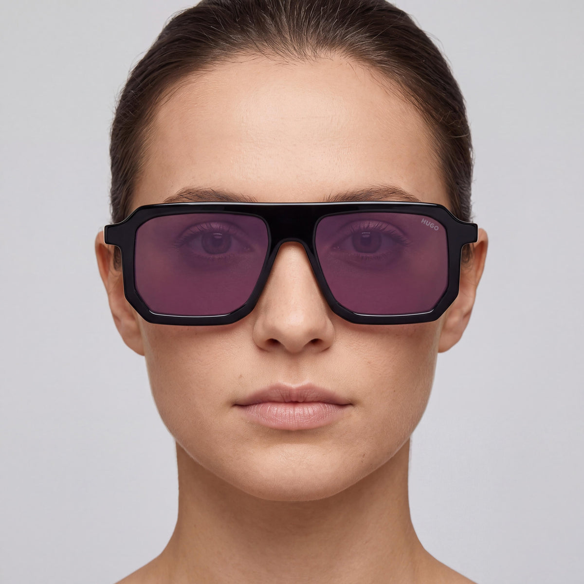HUGO Women's Rectangular Flat Top Sunglasses, Black Frame with Red Mirror Lenses, 53mm, Photo 4