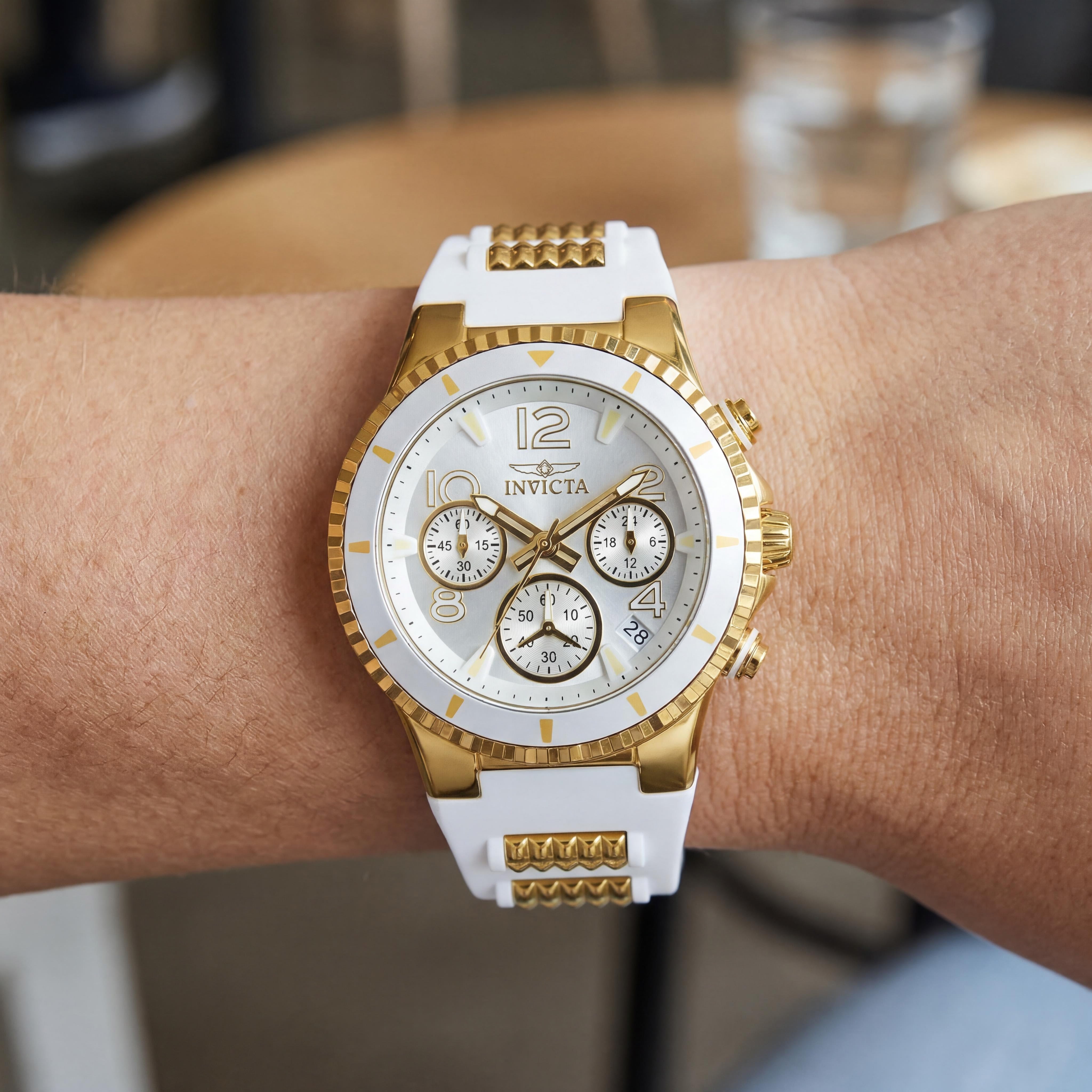 Reloj cronógrafo Invicta de cuarzo para mujer, caja de acero inoxidable plateada, correa de silicona blanca, esfera plateada, 39 mm, resistente al agua, Photo 4