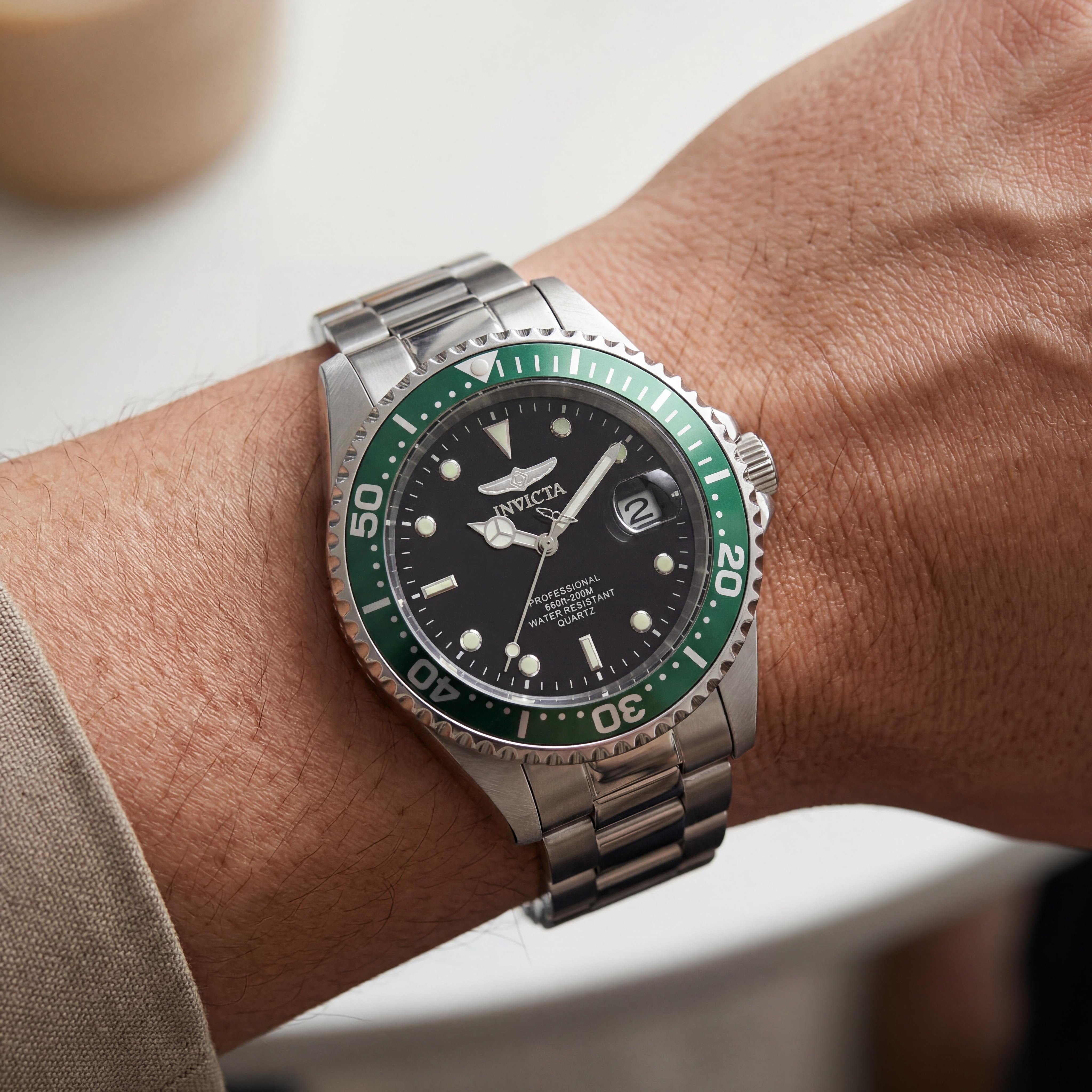 Invicta Pro Diver 48725 Reloj Unisex de Cuarzo de Acero Inoxidable de 37mm Resistente al Agua con Esfera Negra, Photo 4