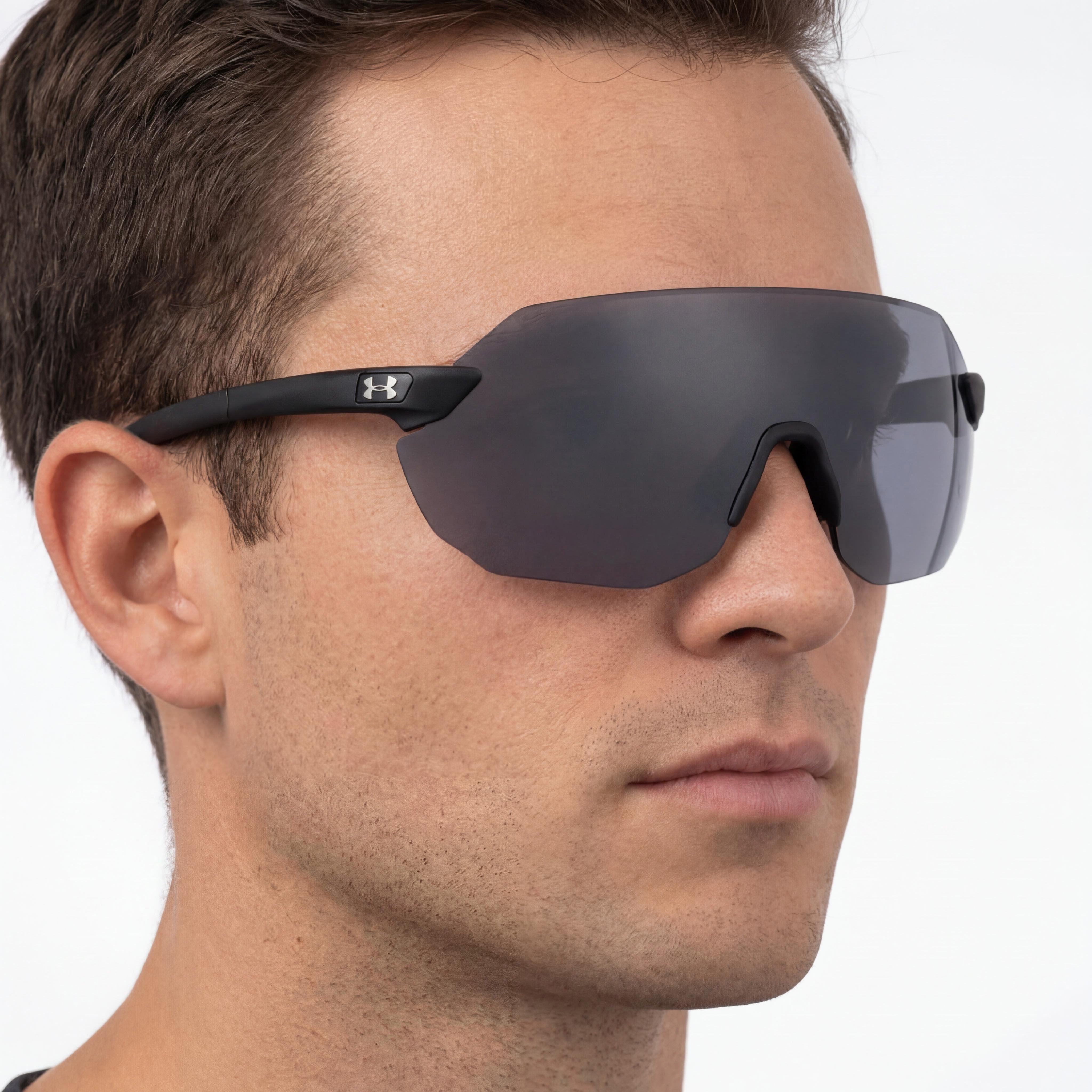 Gafas de sol unisex Under Armour Classic, montura de policarbonato negro mate, protección UV, lentes grises de 99 mm, Photo 5