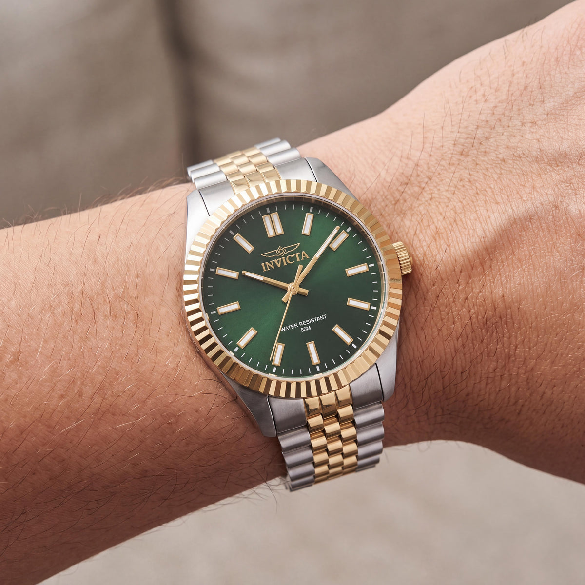 Invicta Specialty 47485 Unisex Quartz Watch, 43mm Silver Stainless Steel Bracelet, Green Dial, 5 ATM WR, Photo 4