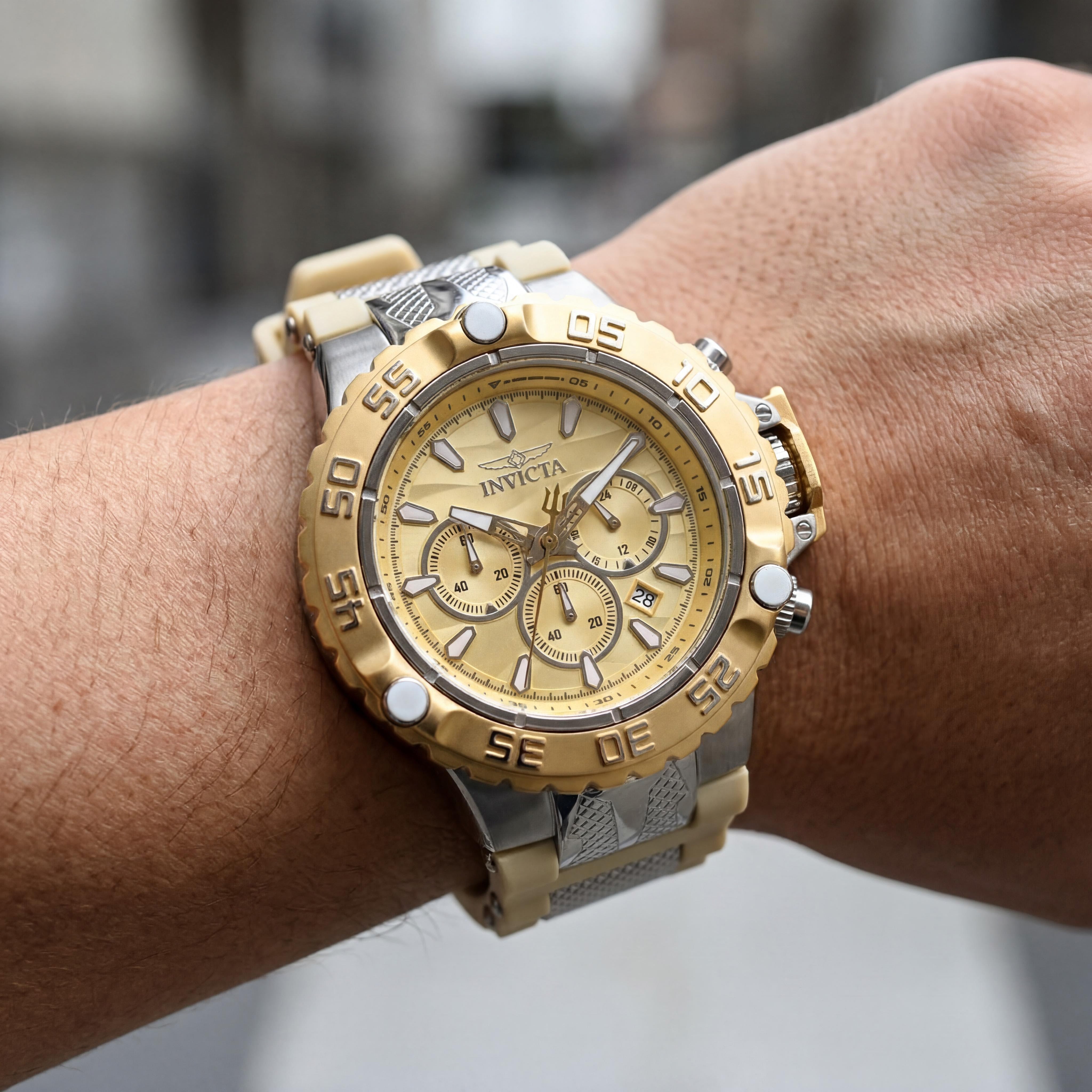 Invicta Subaqua 48553 Unisex Chronograph Silver Stainless Steel Gold Dial Quartz Silicone Strap Watch 55.40mm, Photo 3