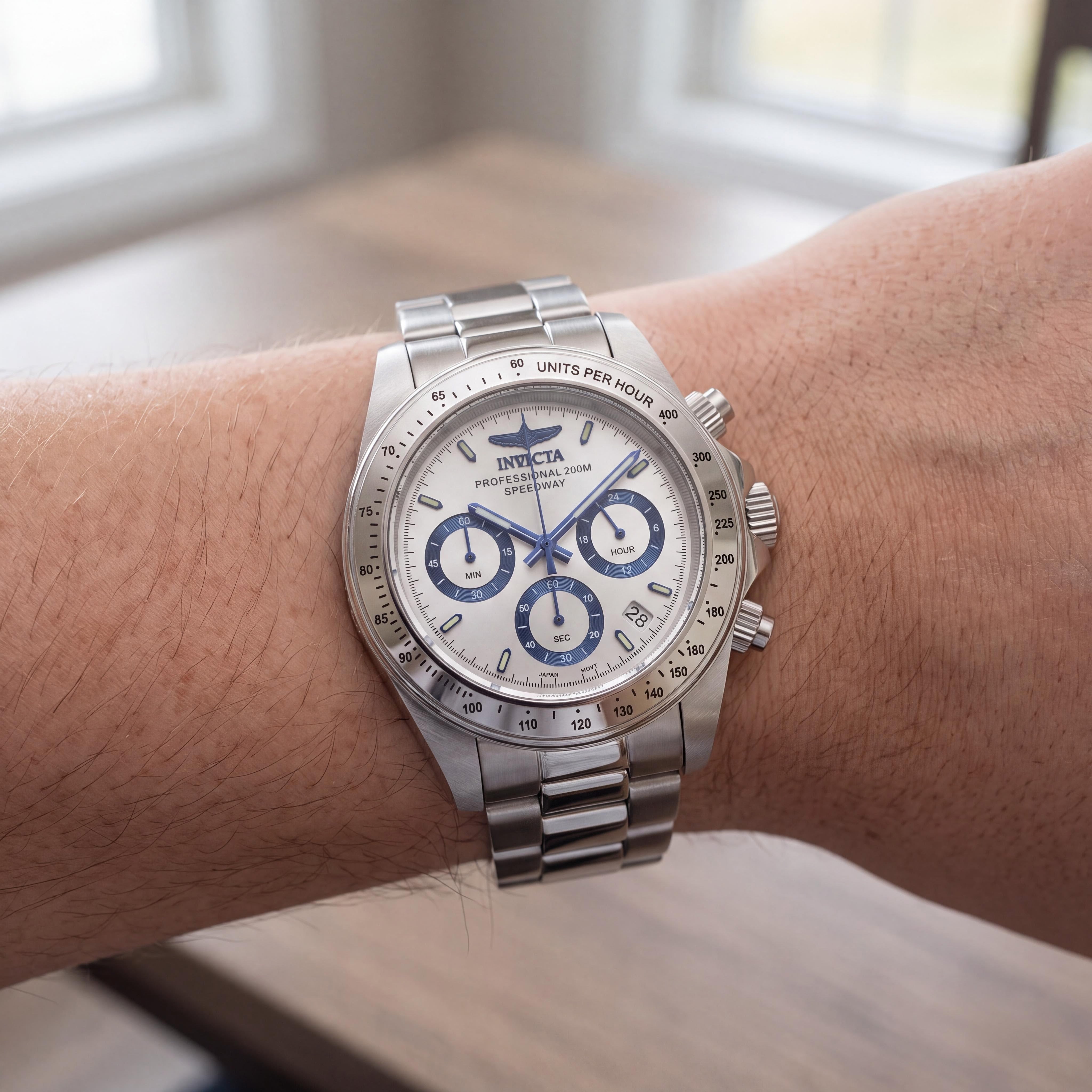 Invicta Speedway Chronograph Quartz Stainless Steel Bracelet Silver Dial Water Resistant Unisex Watch 39.5mm, Photo 4