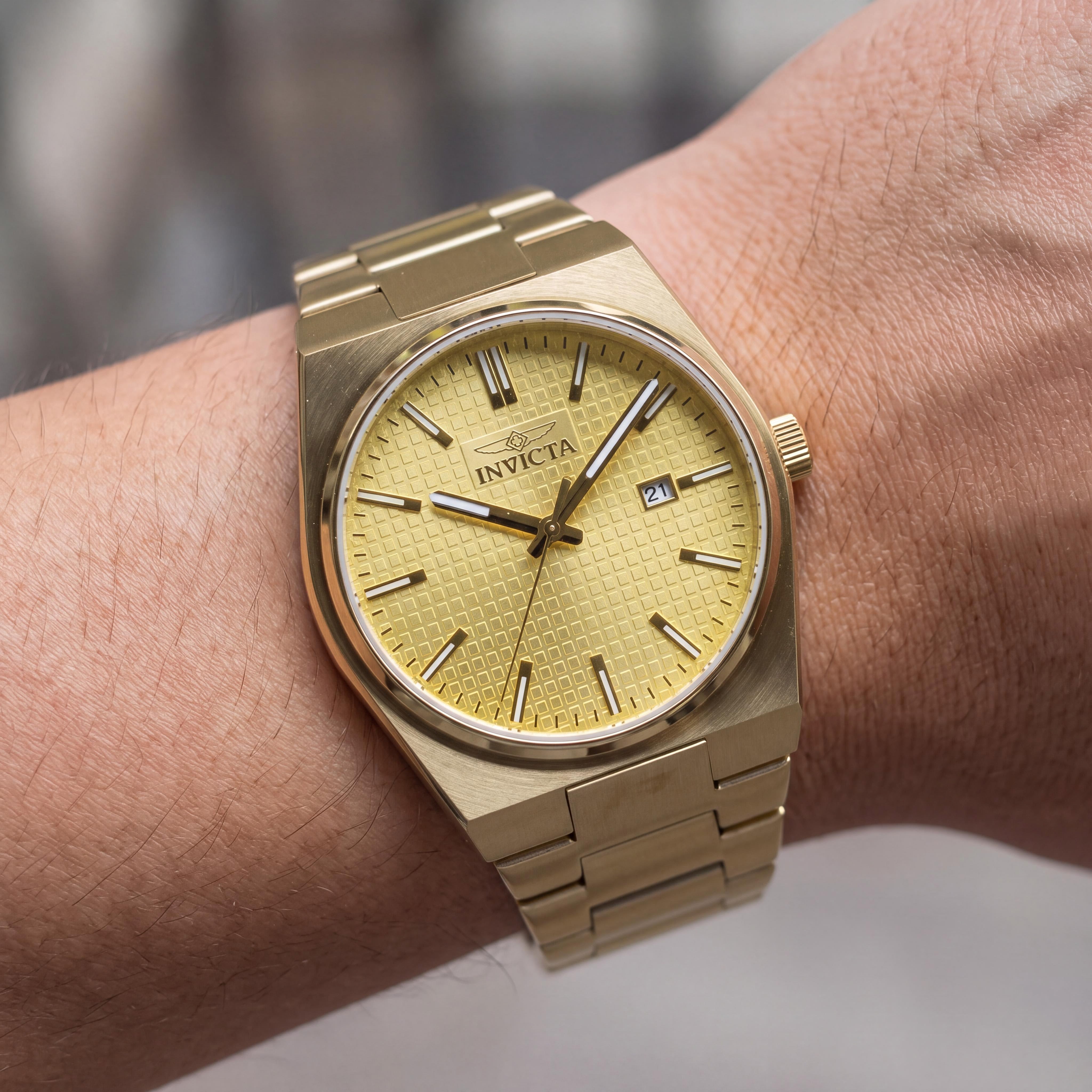 Invicta Speedway 48398 Reloj de cuarzo unisex de 40 mm con esfera dorada de acero inoxidable, Photo 3