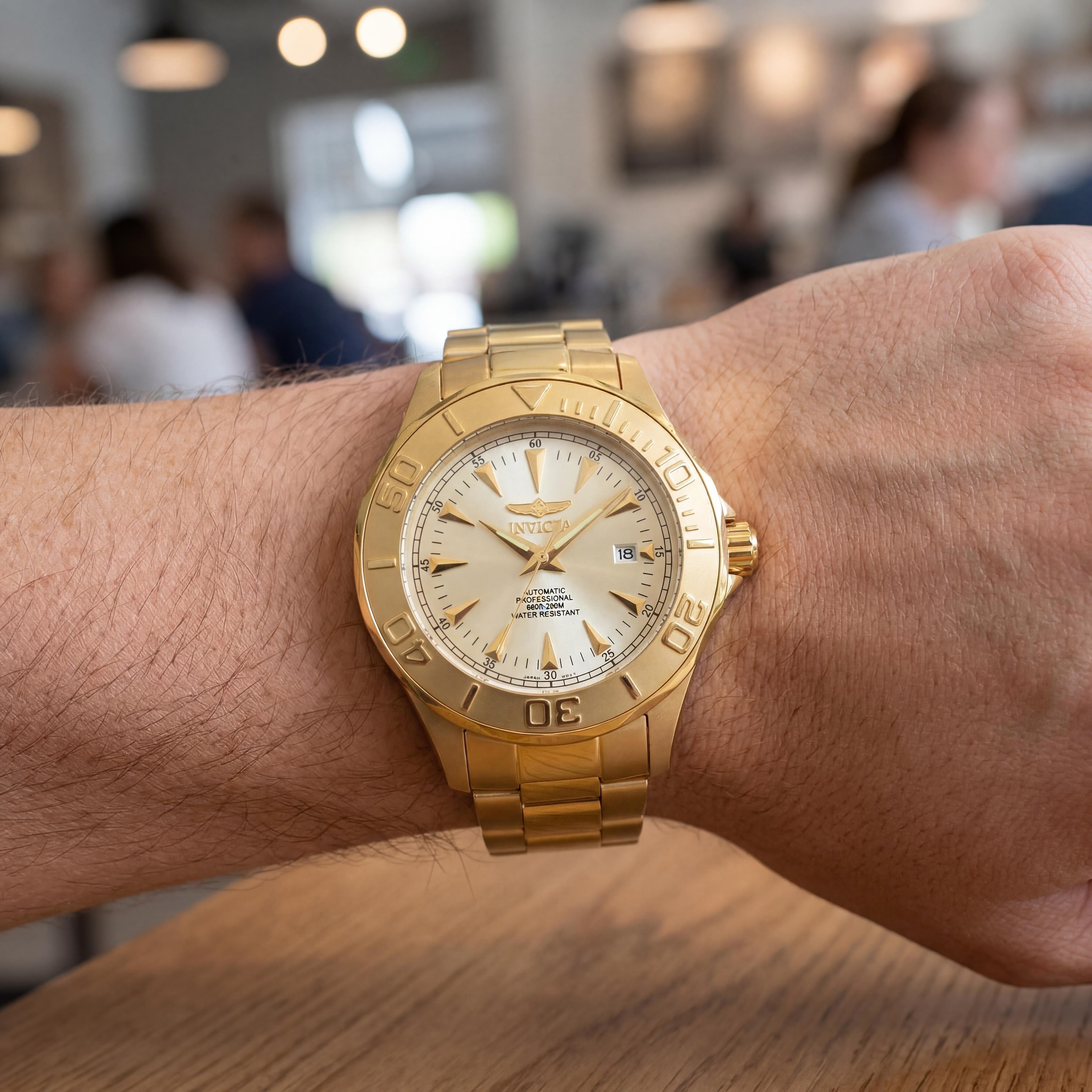 Reloj Invicta automático de buceo para hombre de acero inoxidable dorado y amarillo, luminoso y resistente al agua, 47 mm, Photo 4