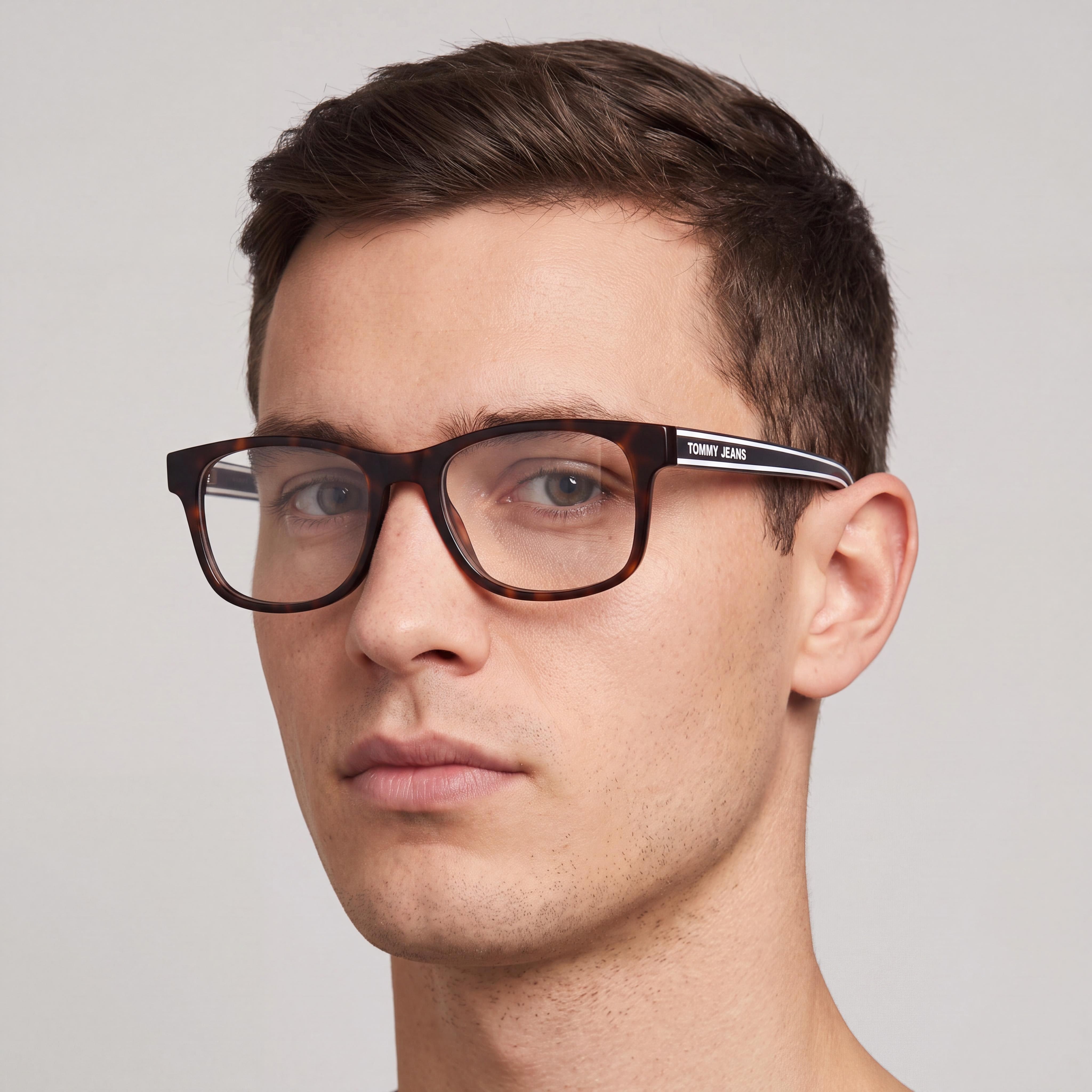 Gafas Tommy Hilfiger Modern para hombre con montura inyectada en color Habana y lentes de policarbonato no polarizado de 52 mm, Photo 5