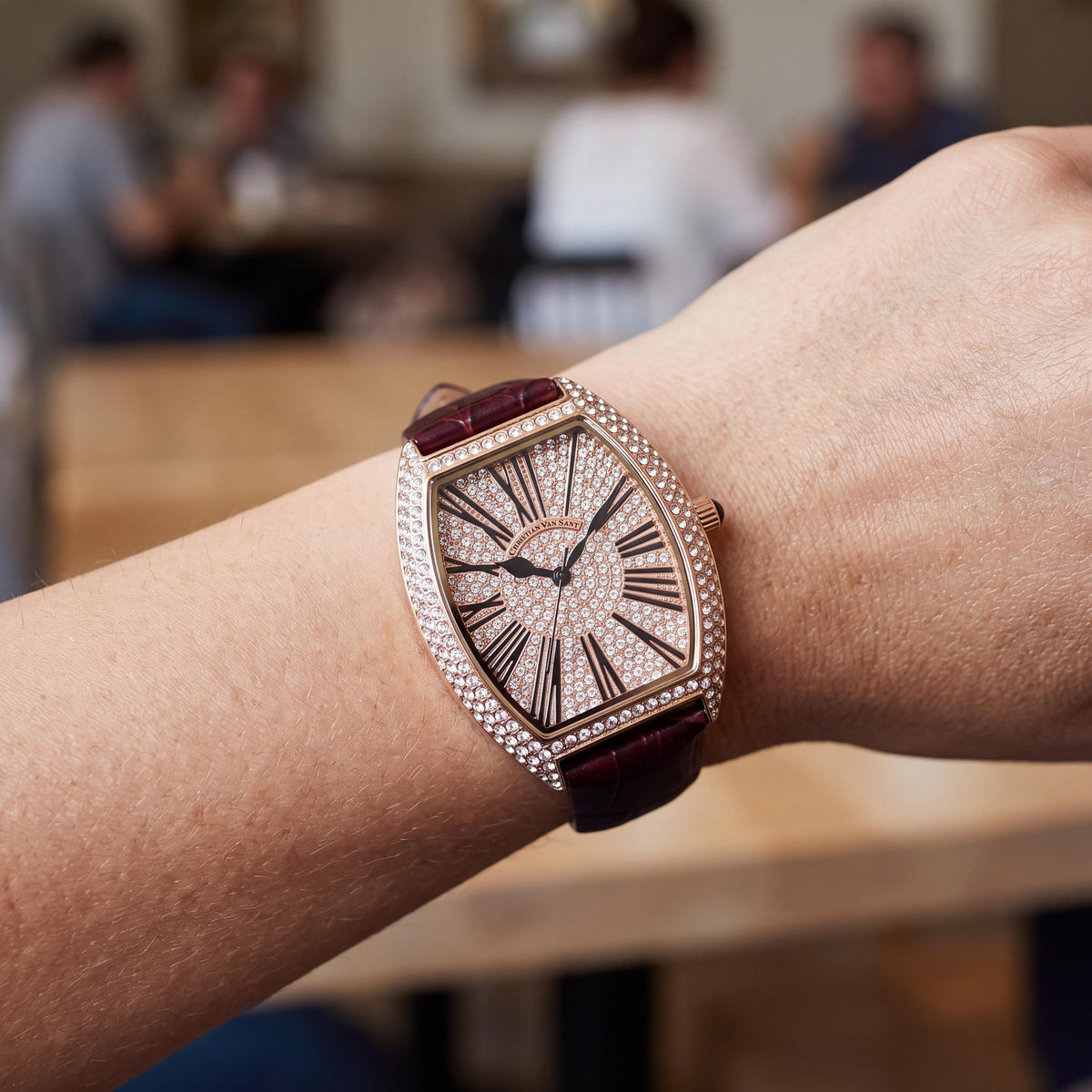 Reloj casual de cuarzo Christian Van Sant para mujer, oro rosa con esfera y bisel de cristal, resistente al agua, cristal mineral resistente a los arañazos, Photo 4