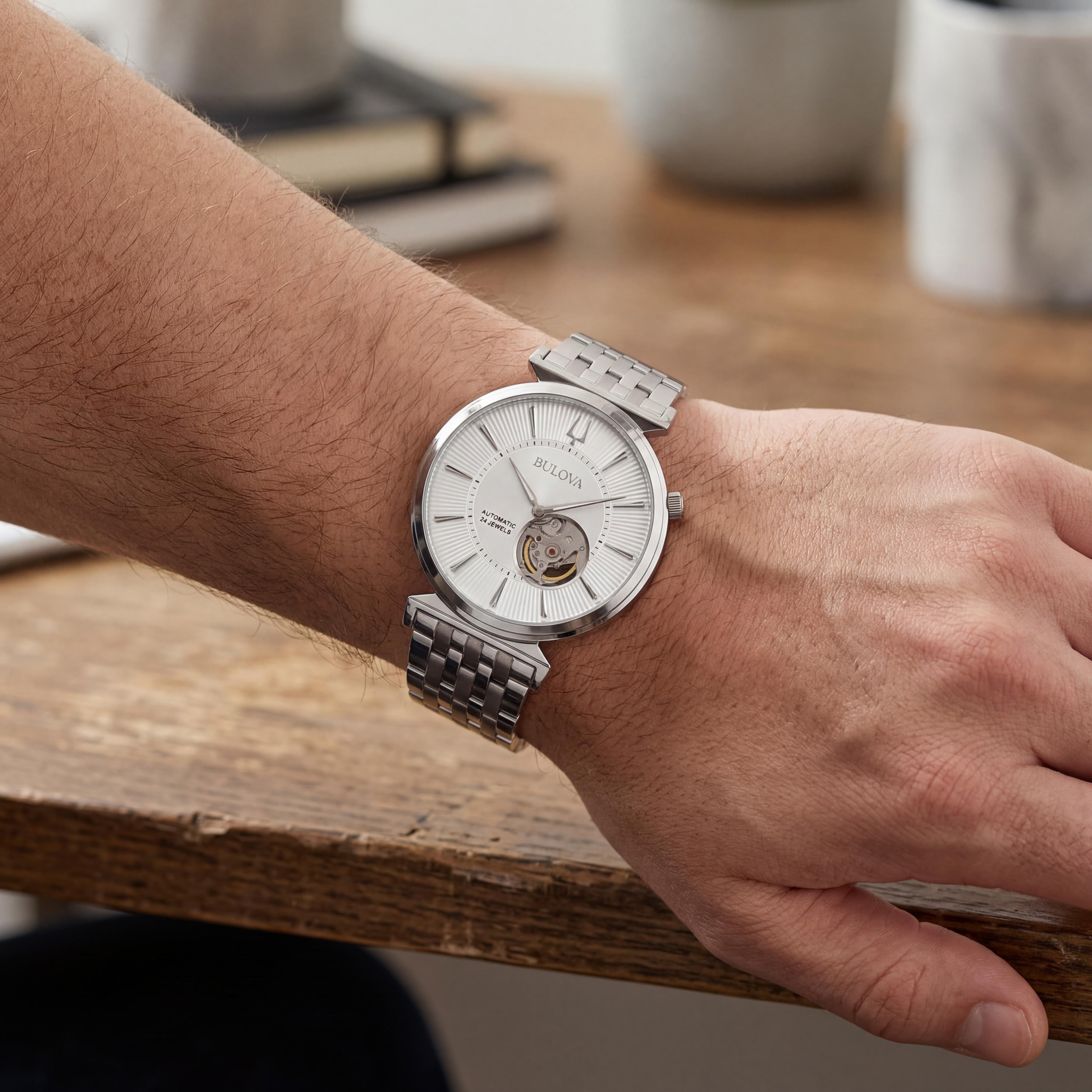 Reloj Bulova Regatta automático para hombre con brazalete de acero inoxidable en tono plateado y cristal de zafiro resistente a los arañazos, Photo 4