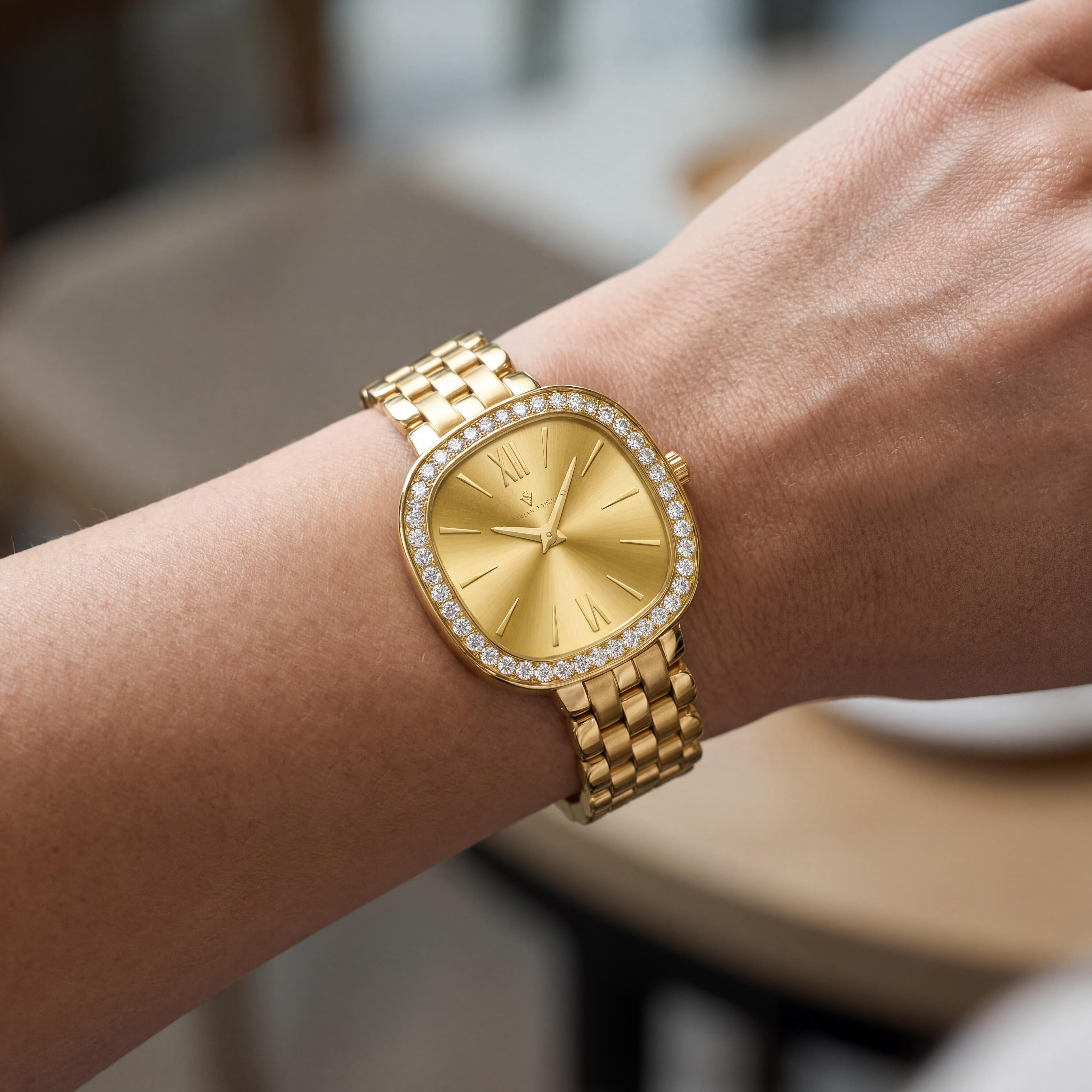 Christian Van Sant CV1265 Women's Gold-Tone Stainless Steel Quartz Watch, Gold Dial, Water Resistant, Mineral Crystal, Photo 4