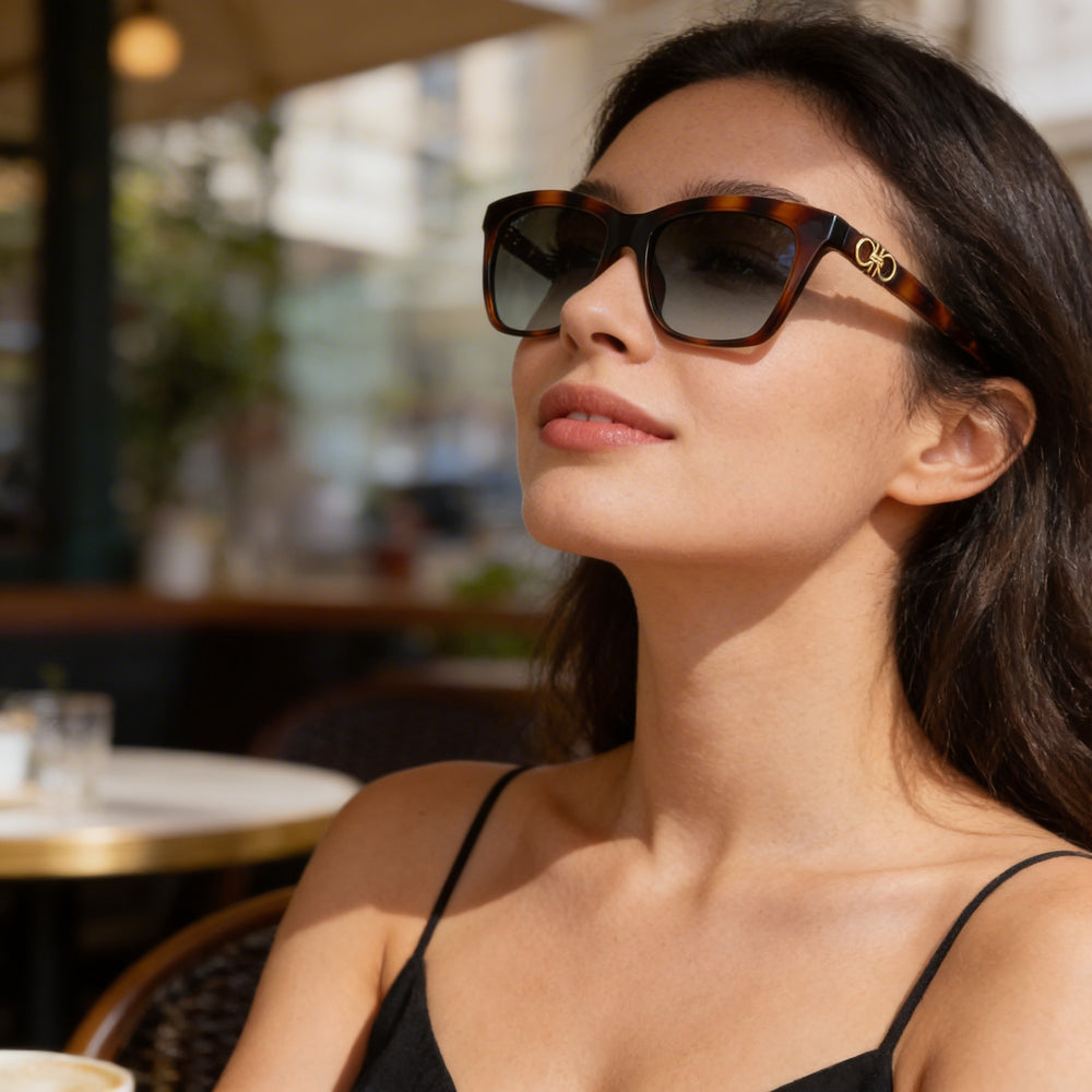 Gafas de sol unisex Salvatore Ferragamo SF1027S, color carey, con montura de plástico, lentes degradados grises, no polarizadas, 100 % protección UV, 55 mm
