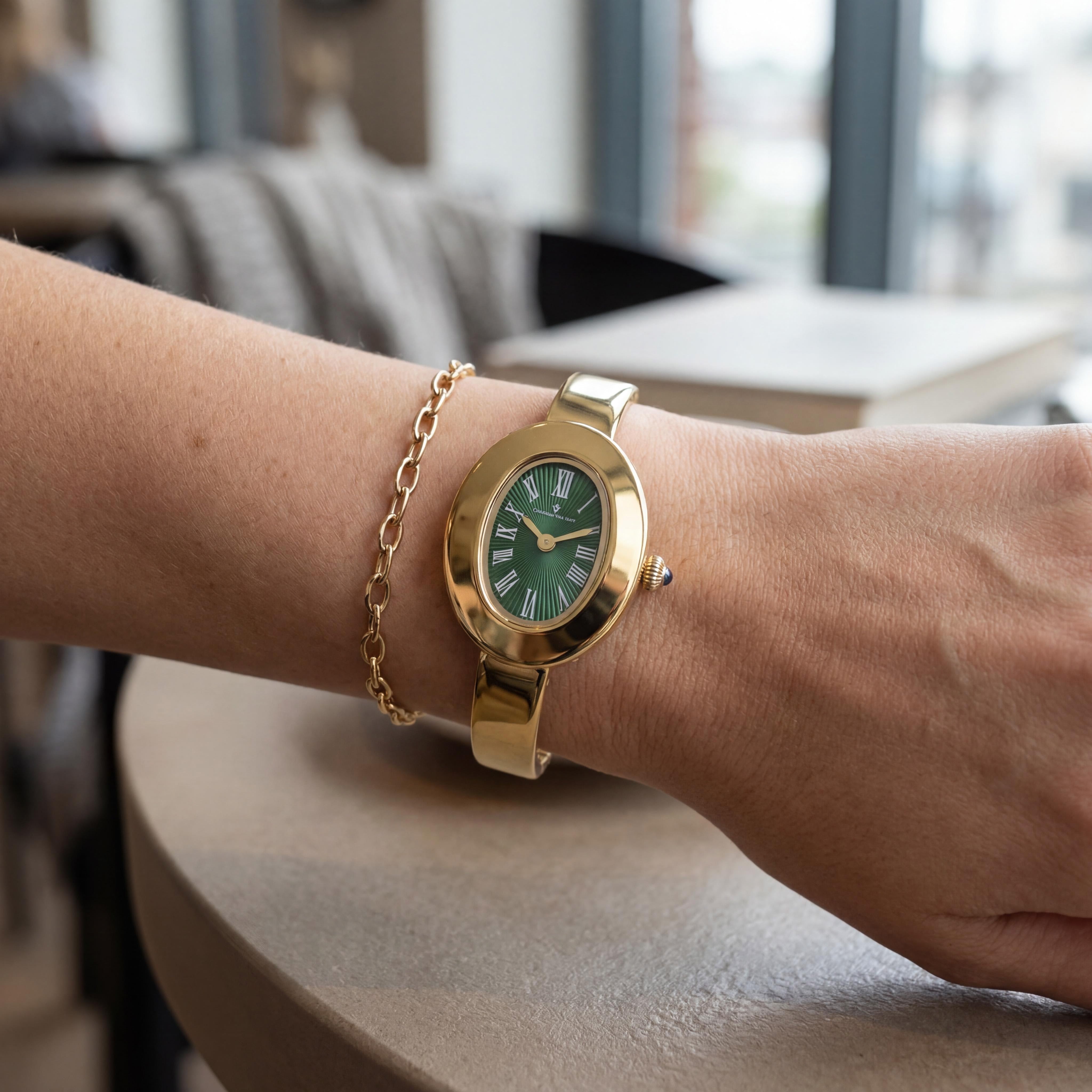 Reloj Christian Van Sant Anora CV4336 de Cuarzo para Mujer con Caja de Acero Inoxidable Verde y Brazalete, Resistente al Agua 30m, Photo 3