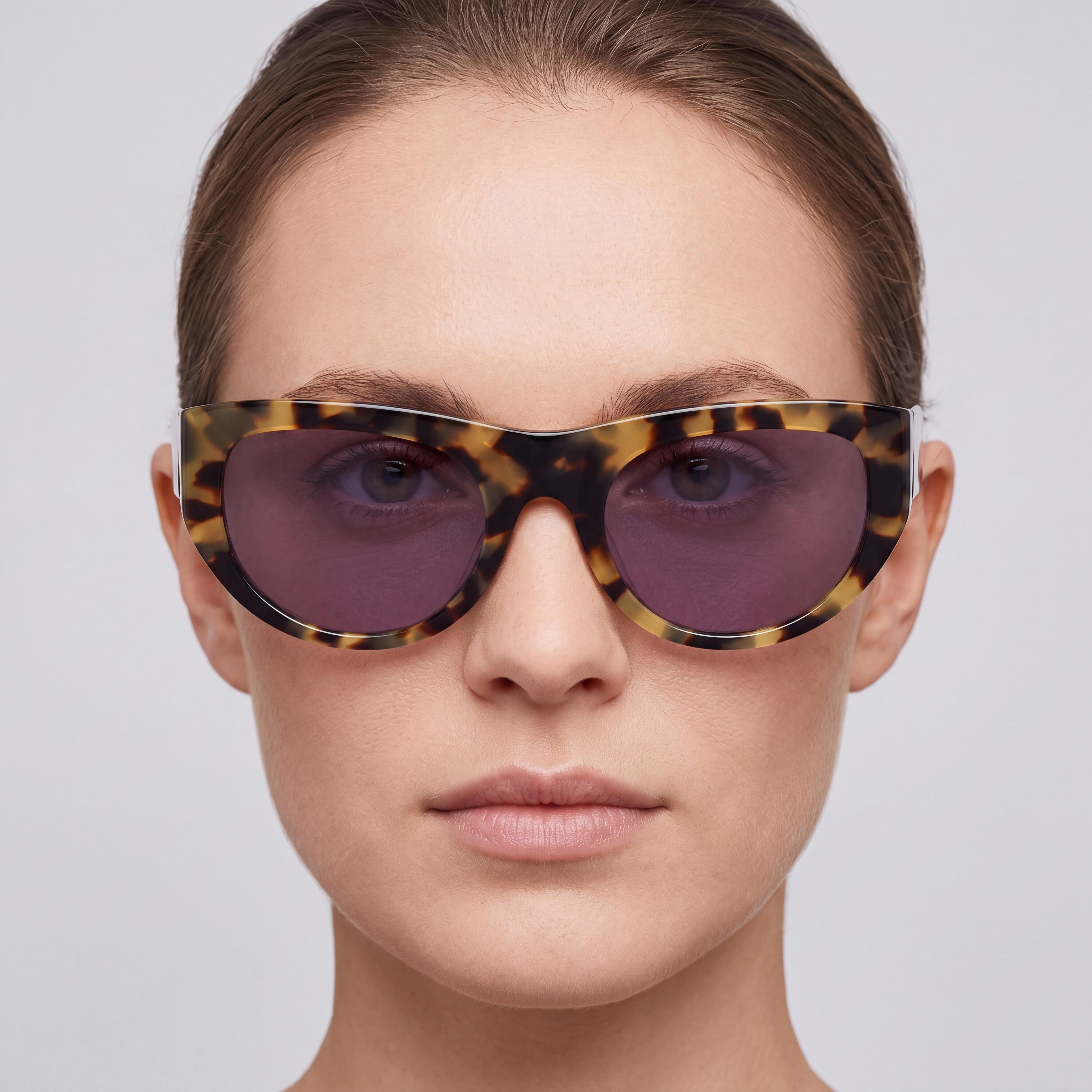 DKNY Dk550s Gafas de sol Tokyo Tortoise para mujer con montura de plástico y lentes de plástico con protección UV de 53 mm, Photo 4