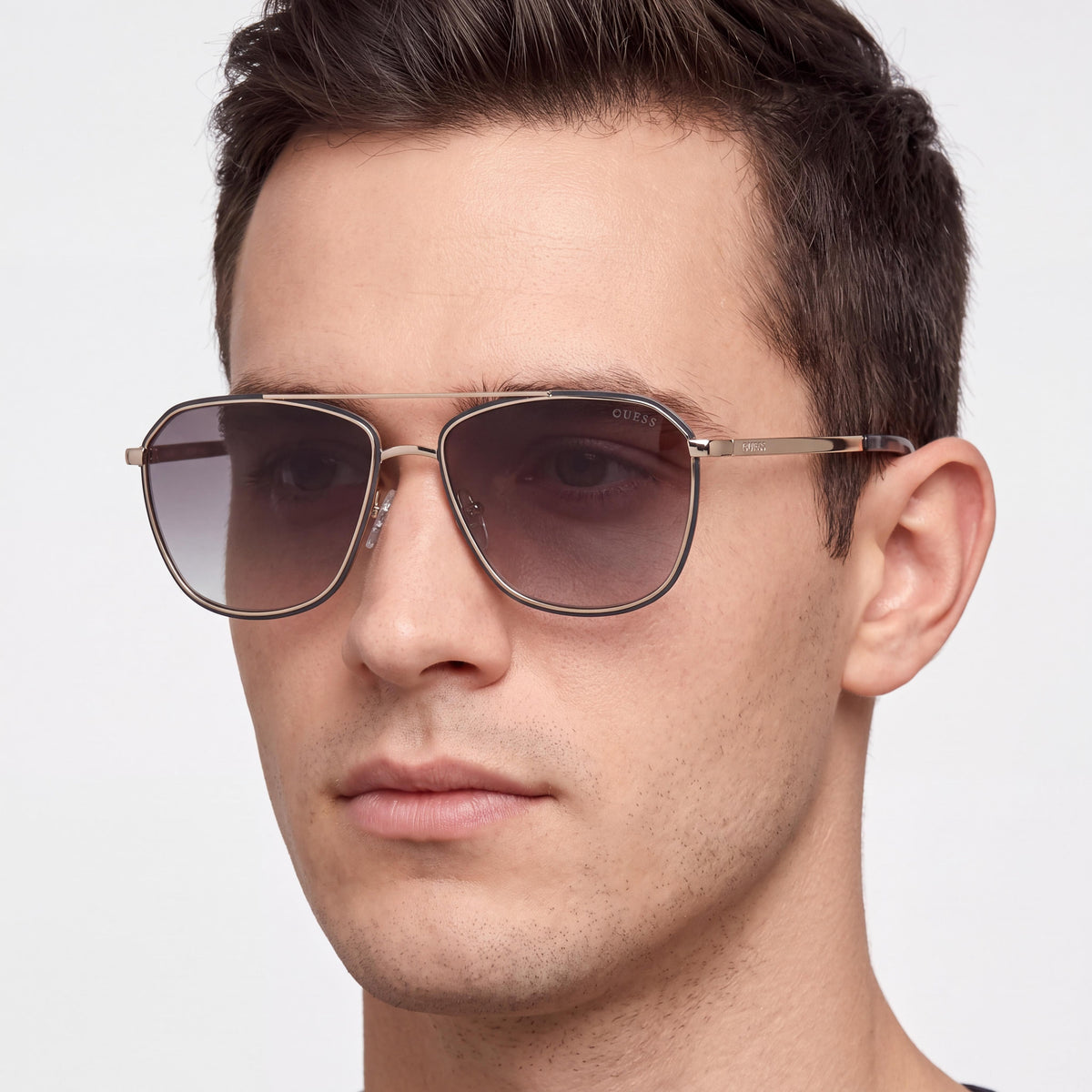 Gafas de sol de metal GUESS para hombre, montura de plástico dorado, lentes polarizadas de espejo ahumado, ancho de lente 56 mm, Photo 4