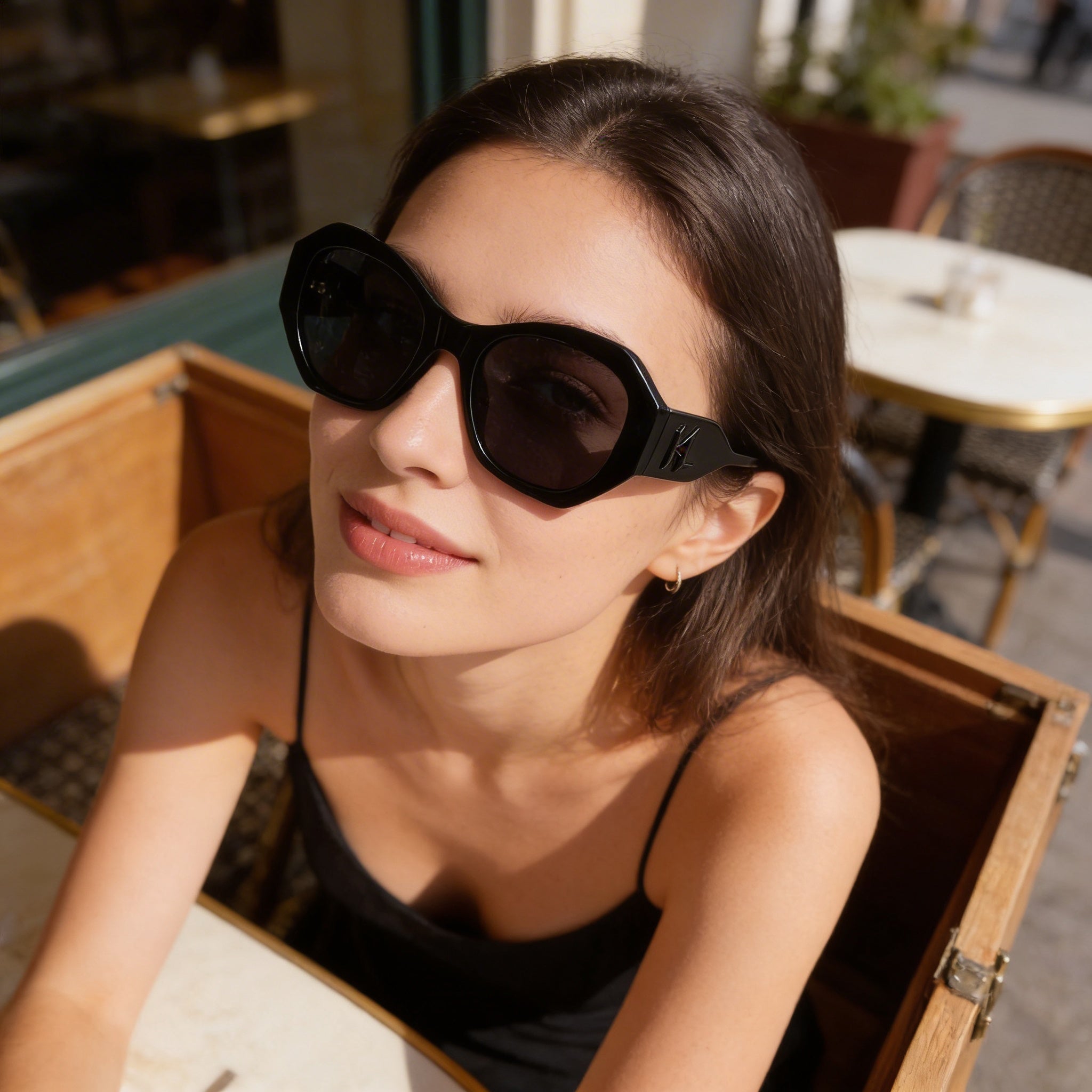 KARL LAGERFELD KL6146S N Gafas de Sol Redondas para Mujer de Plástico Negro con Lentes Negras, 54mm Protección UV, Photo 5