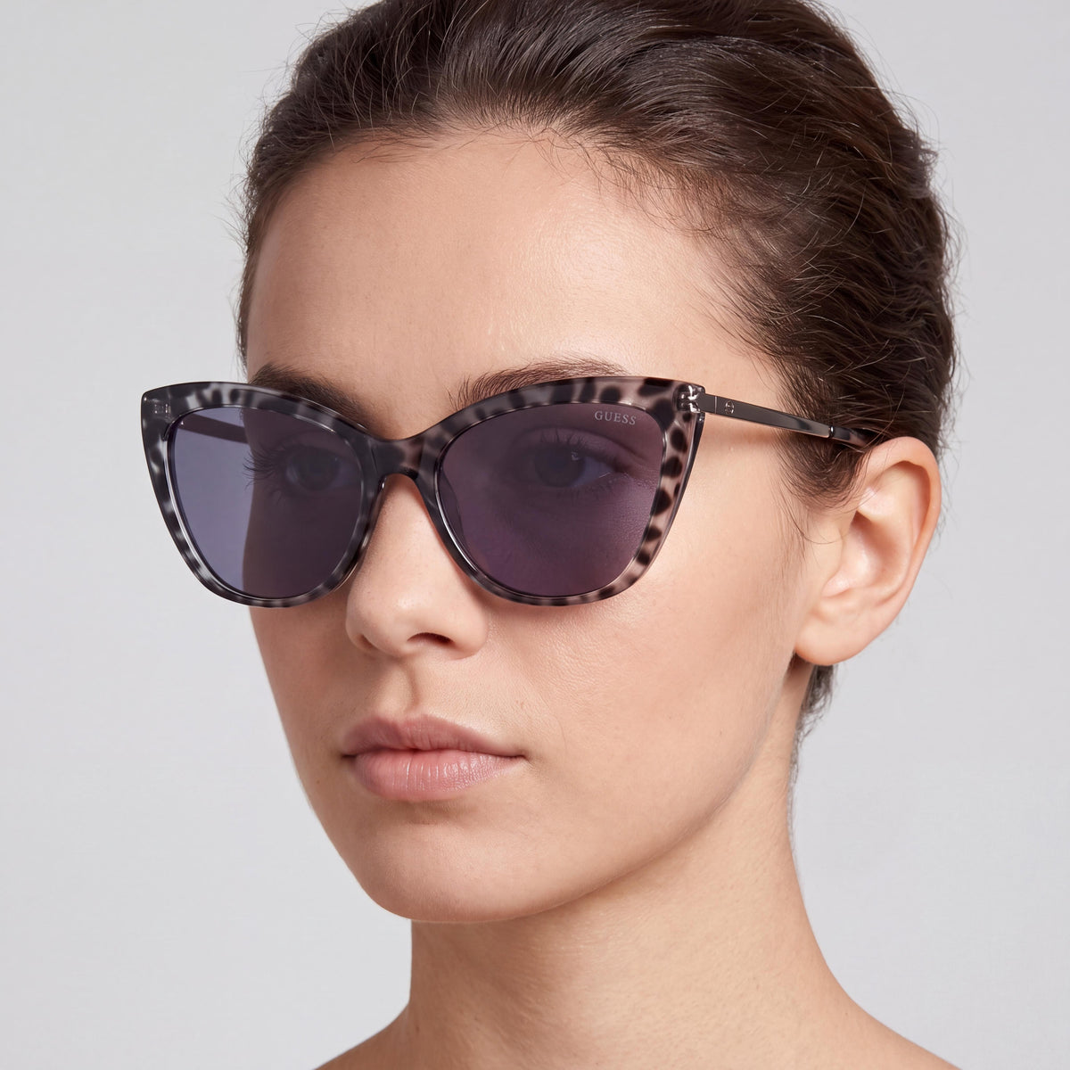 GUESS Women's BUTTERFLY Metal Pink Gradient Bordeaux Frame Pink Lens UV Protected Sunglasses 59mm, Photo 3