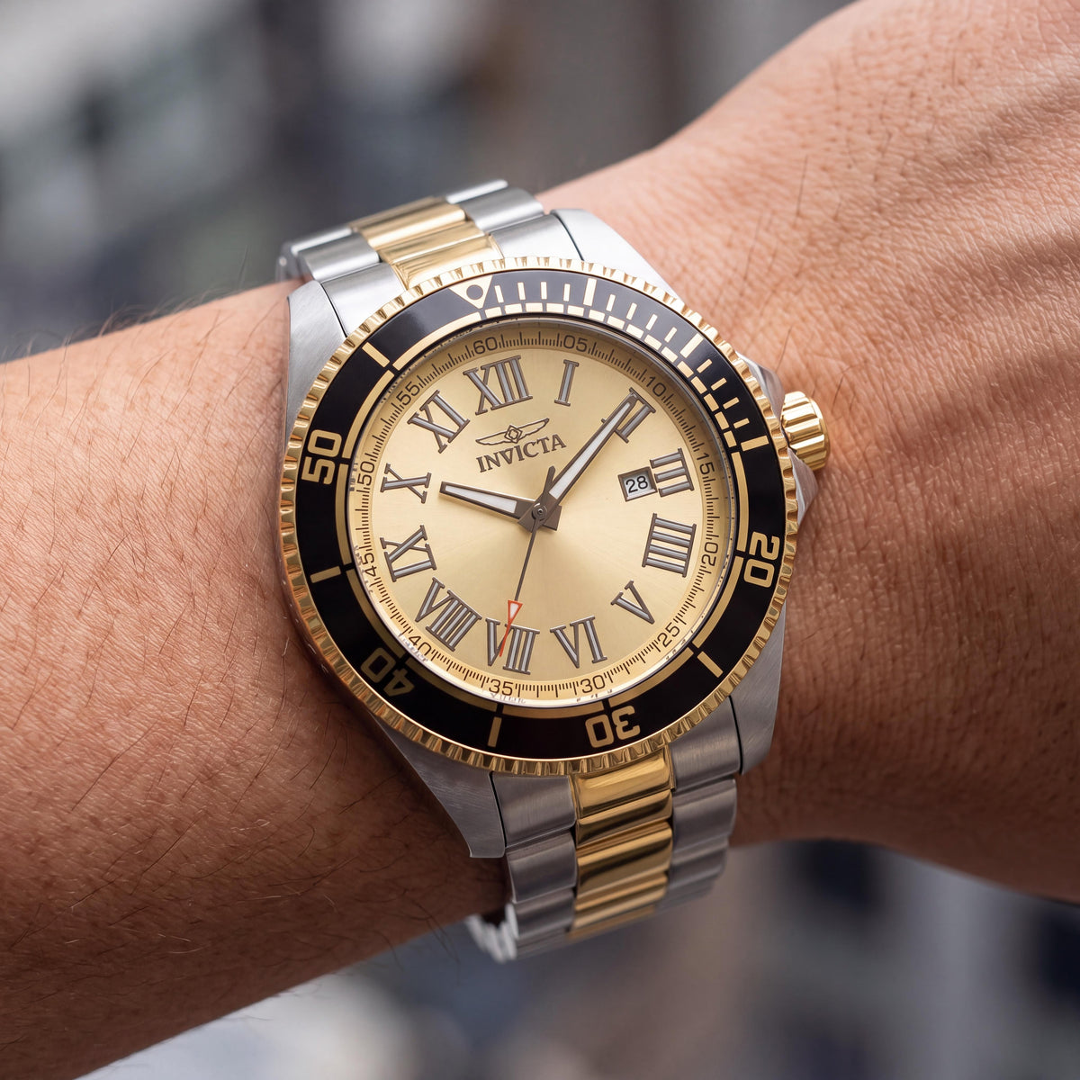 Invicta Pro Diver 15000 Unisex Silver Stainless Steel Bracelet Quartz Watch, Gold Dial, 45mm Case, 100M Water Resistant, Photo 3