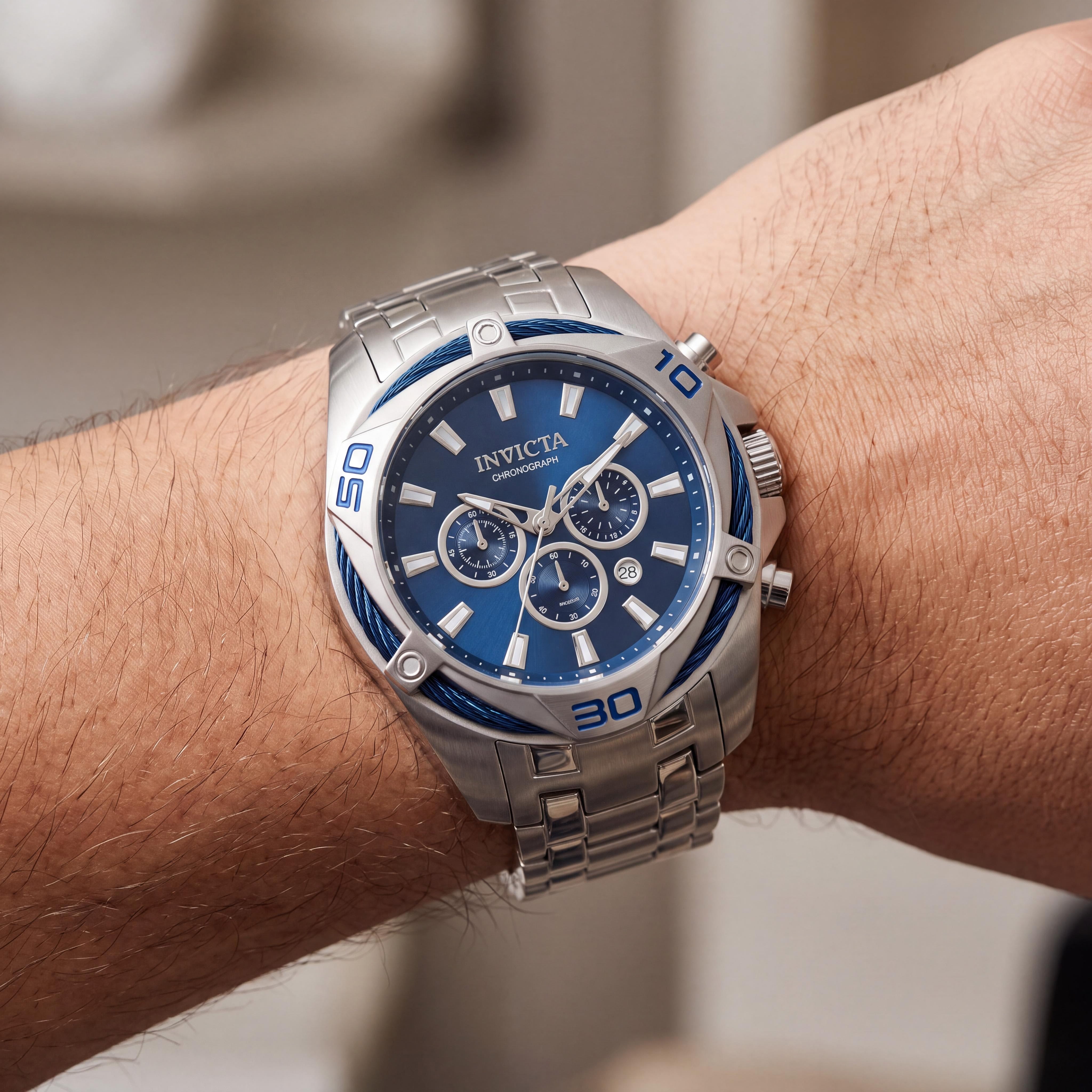 Reloj cronógrafo Invicta Bolt de cuarzo de acero inoxidable plateado con esfera azul para hombre de 50 mm, Photo 3