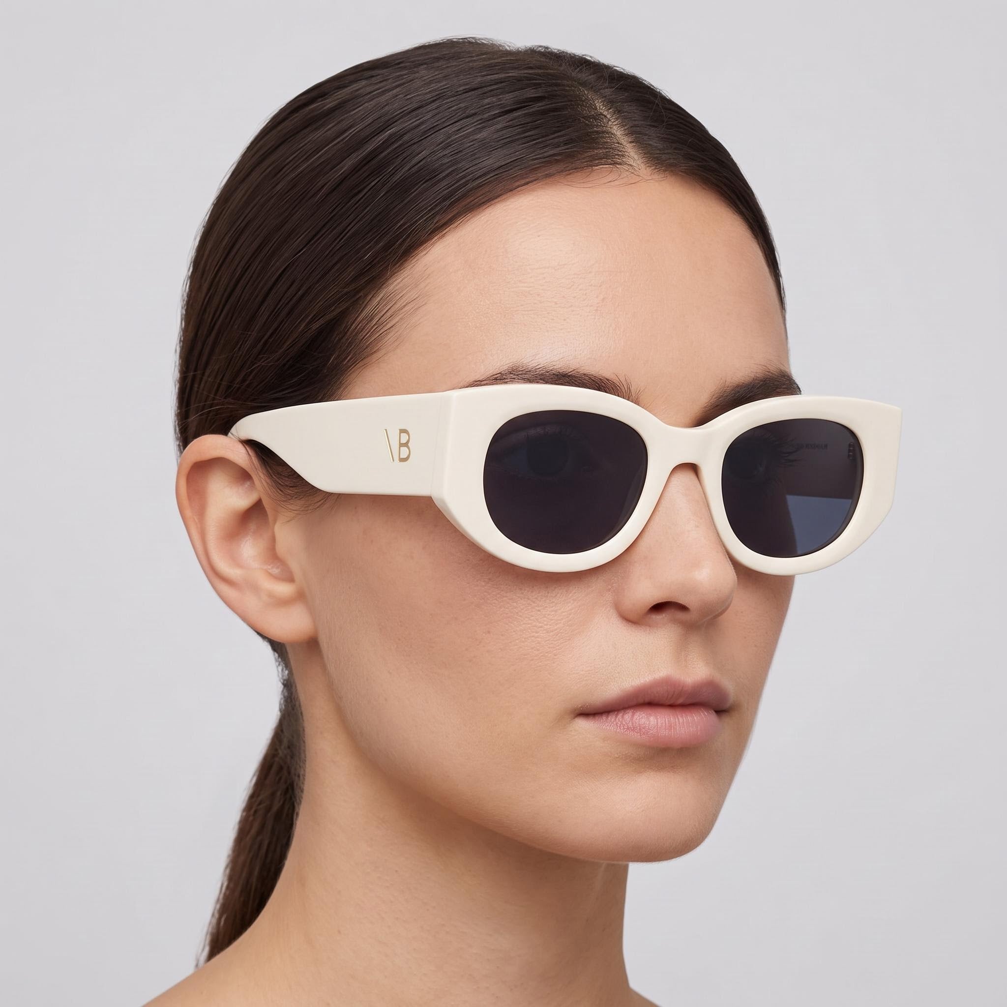 Victoria Beckham Modern Women's Acetate Ivory Sunglasses with Polycarbonate Lenses and 82-92% UV Protection 50mm, Photo 4