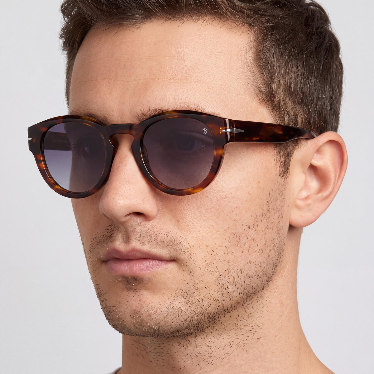 Gafas de sol David Beckham DB 7110/S unisex clásicas de acetato cuerno marrón, gris oscuro degradado, protección UV 49-25-145, Photo 4