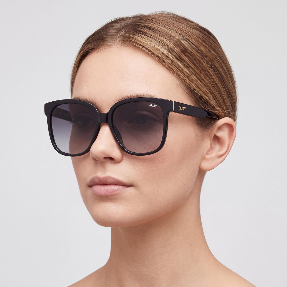 QUAY AUSTRALIA Wide Awake Women's Black Injection Oversized Smoked Polycarbonate UV Protected Sunglasses, Photo 5
