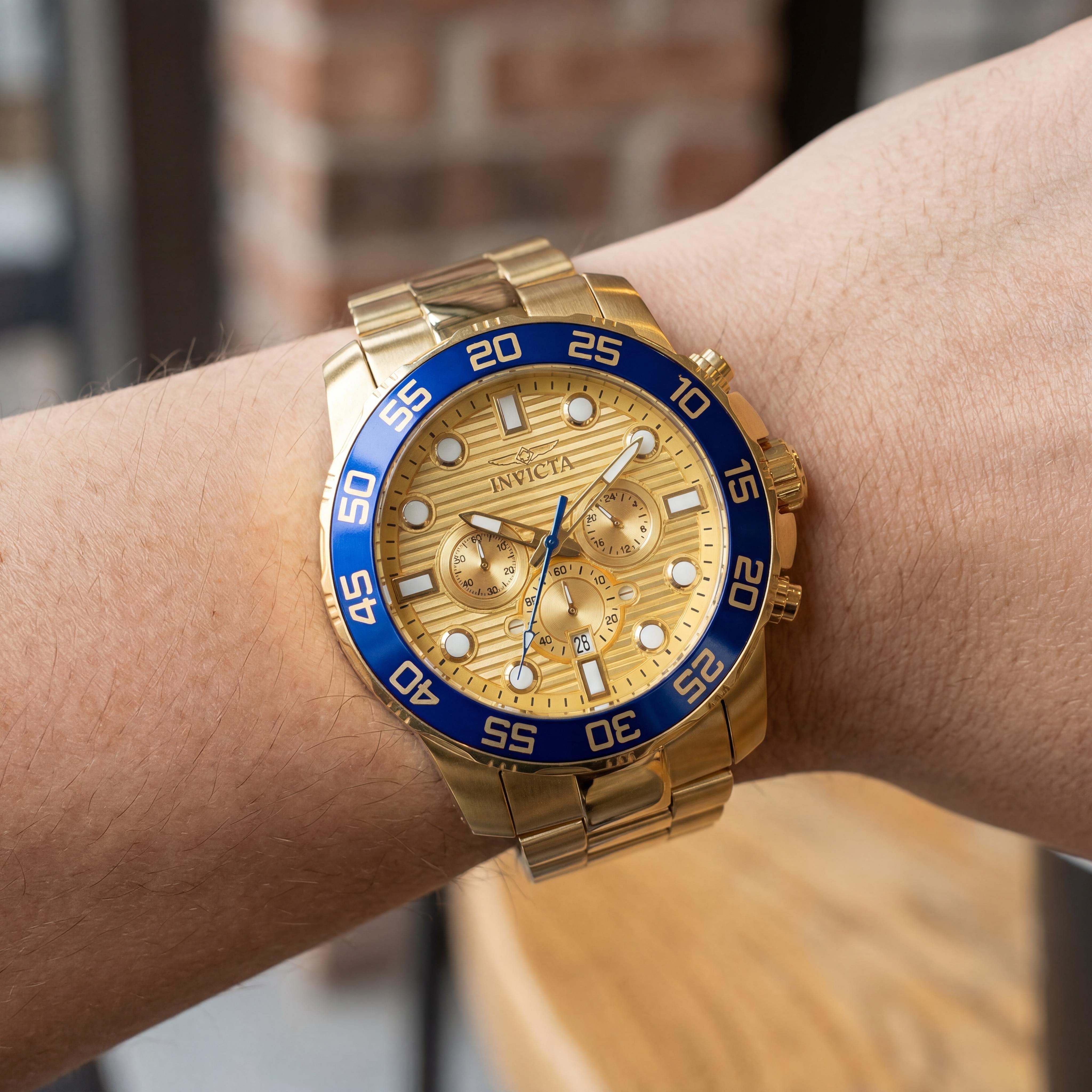 Invicta 22227 Pro Diver Unisex Chronograph Date Dive Watch, Gold Stainless Steel, 100m Water Resistant, Unidirectional Bezel, Photo 4