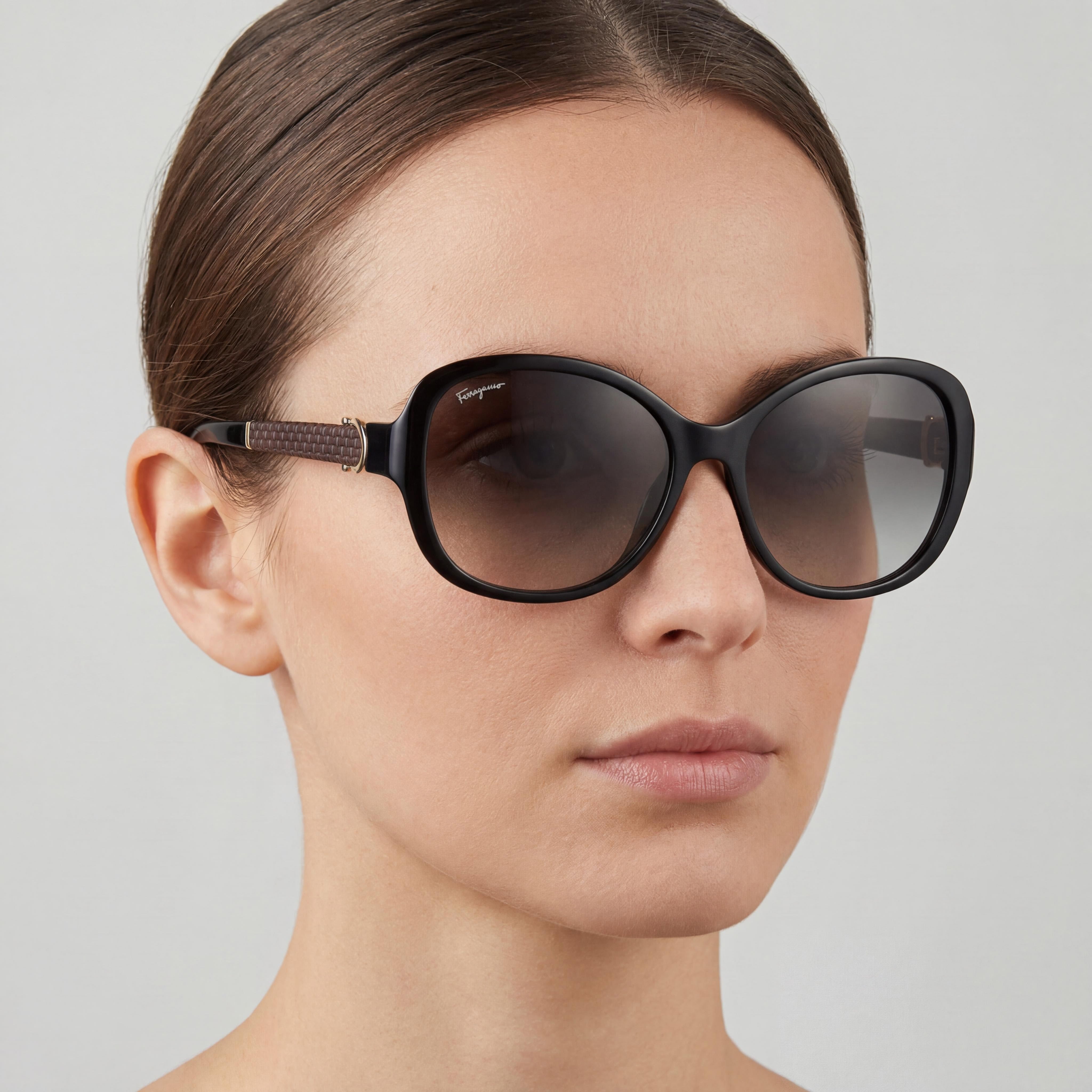 Gafas de sol de plástico ovaladas Salvatore Ferragamo degradadas en negro/gris para mujer, lentes de policarbonato con degradado gris, protección UV, 59 mm, Photo 4