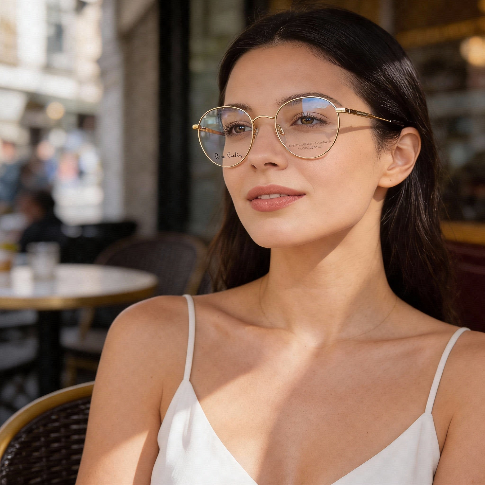 Gafas unisex modernas Pierre Cardin con montura metálica dorada y lentes de policarbonato. Ancho de lente: 52 mm. Puente: 21 mm. Longitud de patilla: 150 mm., Photo 4