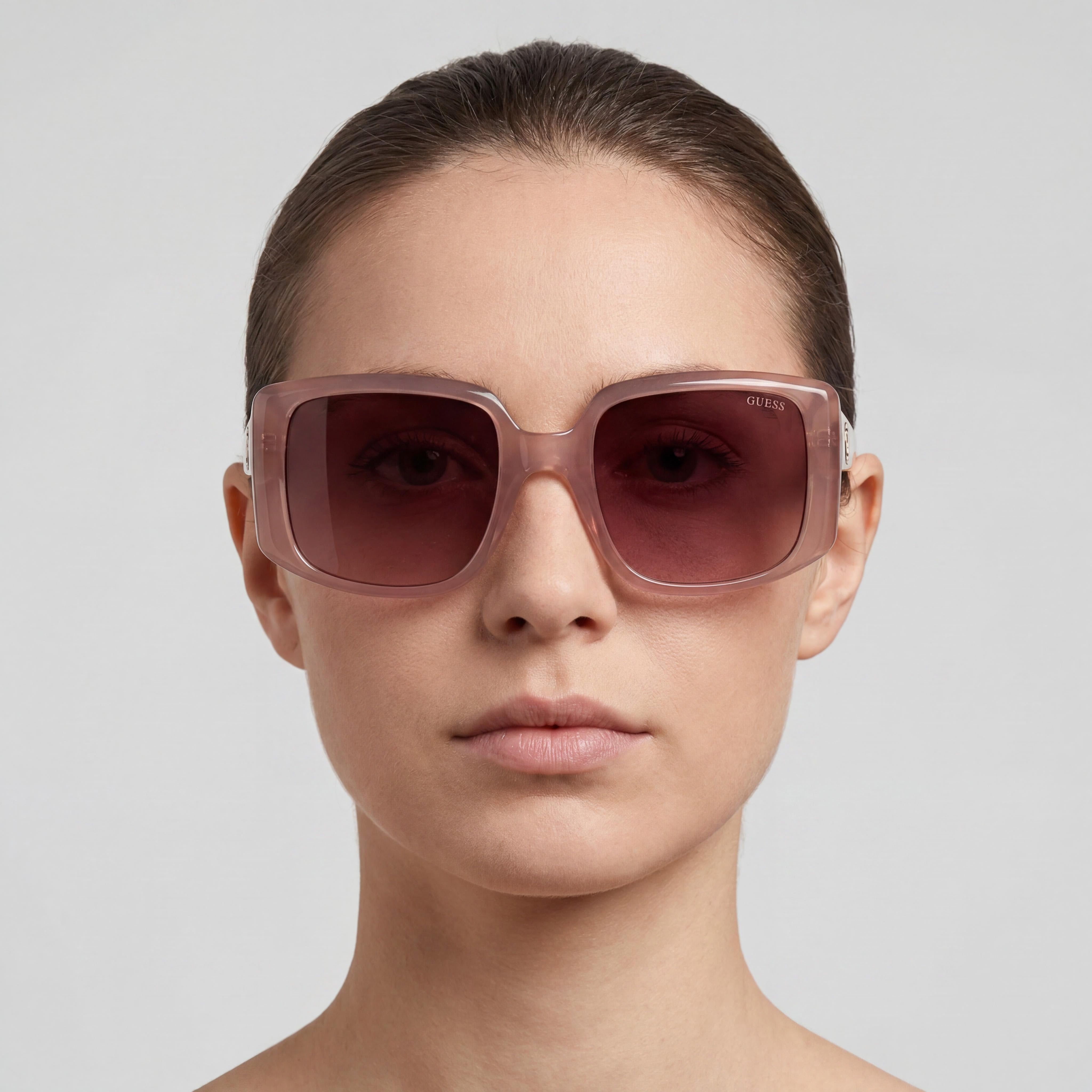 GUESS Women's Emery Oversize Square Plastic Sunglasses, Bright Beige Frame, Gradient Brown Lenses, UV Protection, Photo 5