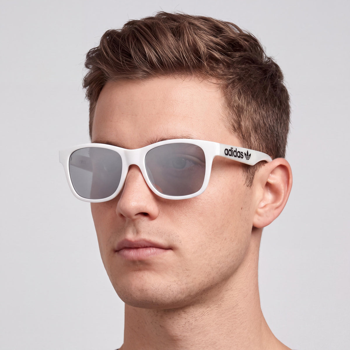 Gafas de sol adidas Originals Modern unisex con montura metálica en color blanco humo y lentes de espejo gris oscuro, protección UV, 54 mm, Photo 5