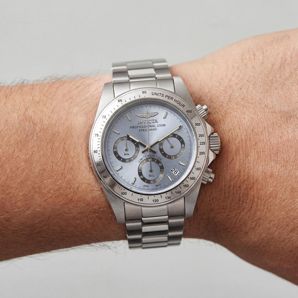 Reloj Invicta Speedway para hombre, de acero inoxidable plateado, cuarzo, luminoso, con bisel de cristal de fusión de llamas, marcado, 200 m de resistencia al agua, 39,5 mm