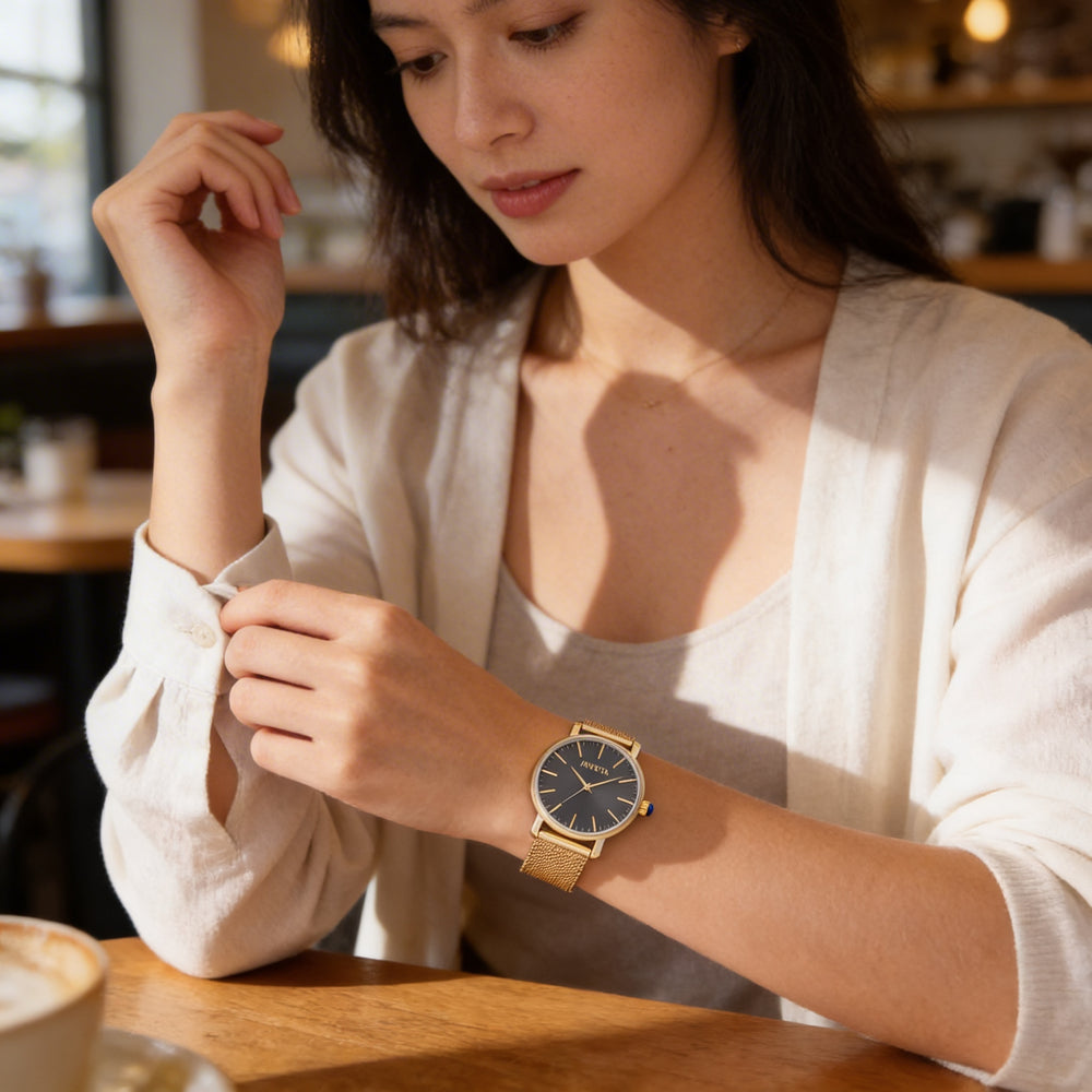 Reloj unisex Invicta Angel Collection 48845 de acero inoxidable dorado con esfera gris y pulsera de cuarzo de 38 mm