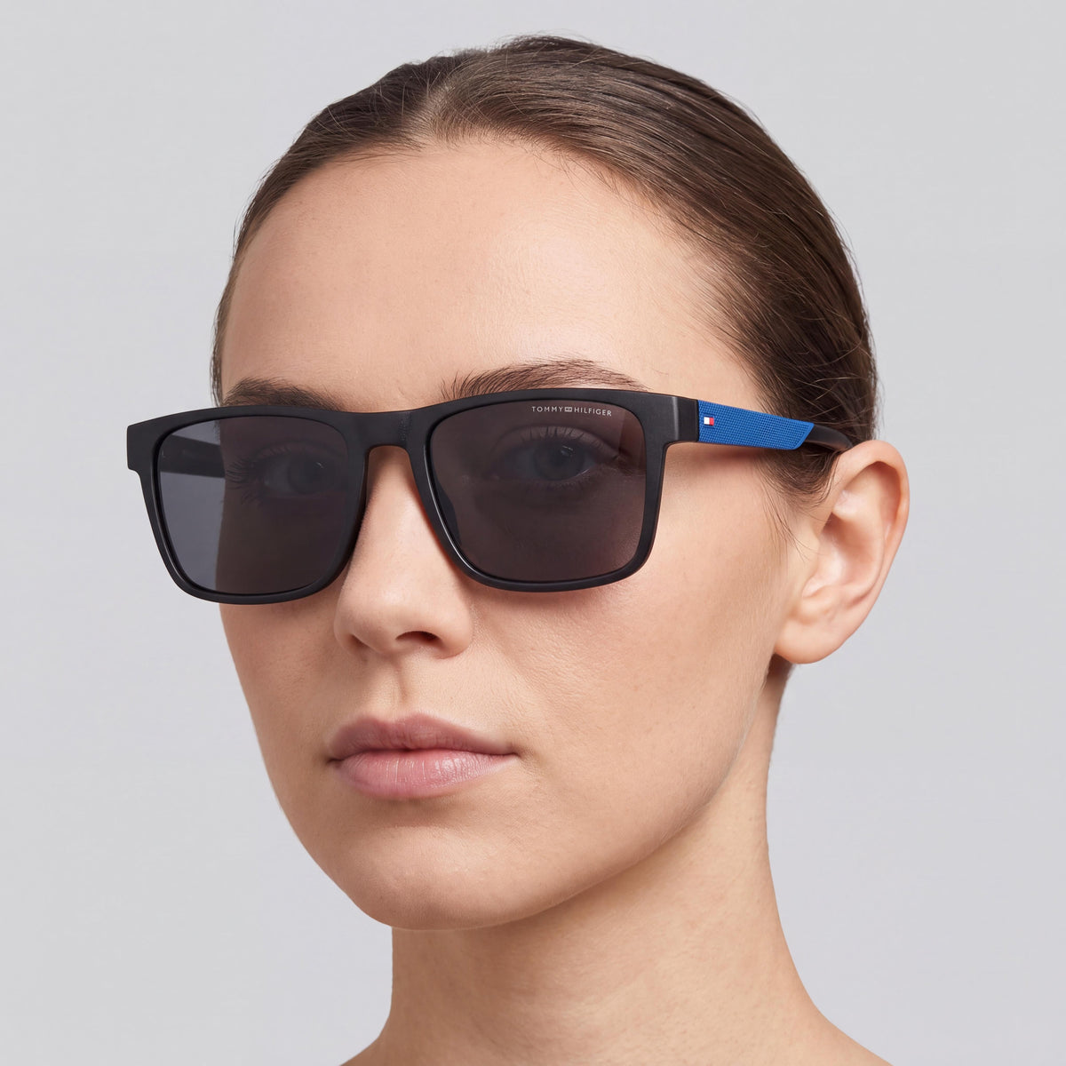 Gafas de sol rectangulares plegables Tommy Hilfiger Th 2144/S de protección UV para mujer, color negro, azul, gris, 55 mm, Photo 5